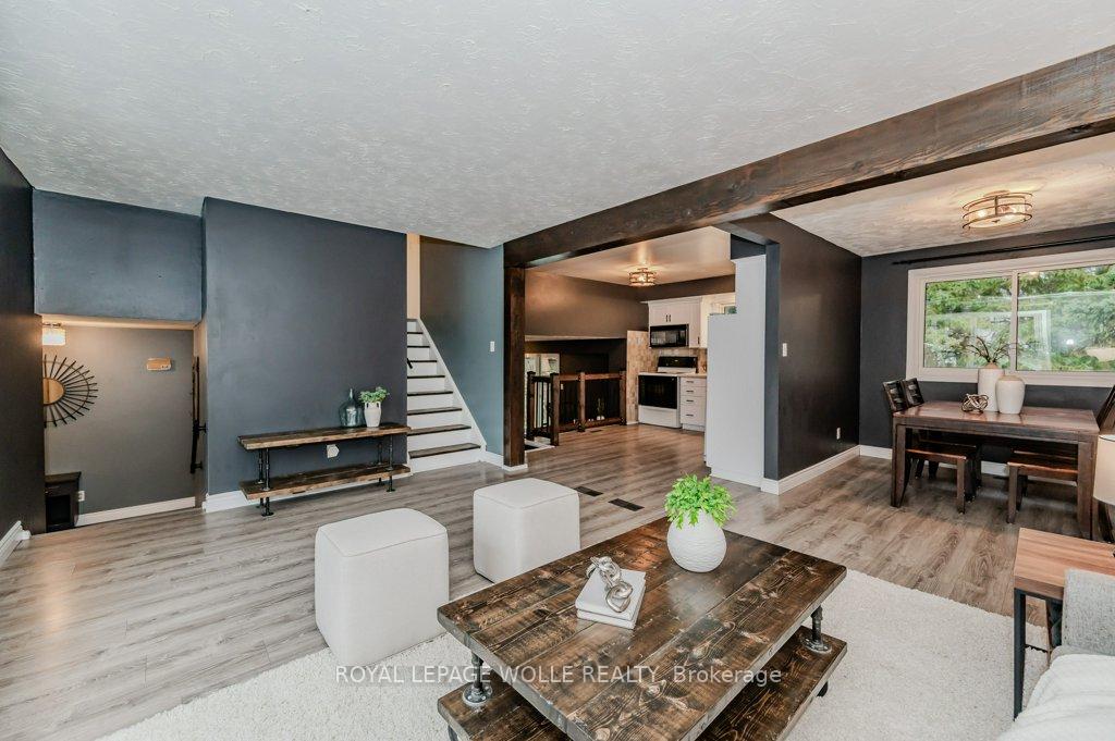 Photo 6 of 36 Colebrook Court, Kitchener — HOMEH