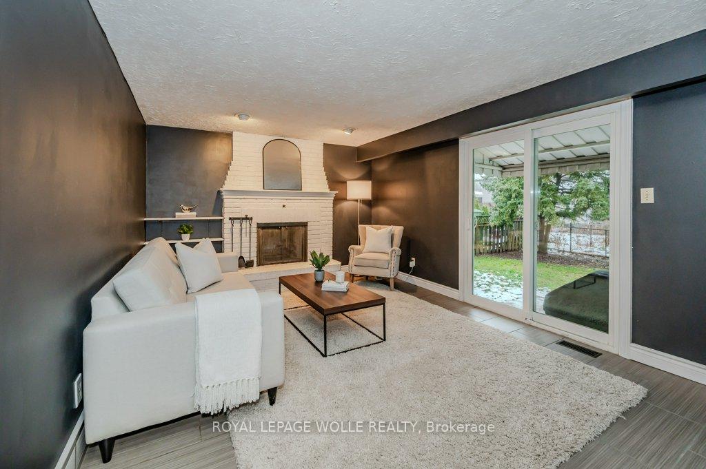 Photo 12 of 36 Colebrook Court, Kitchener — HOMEH
