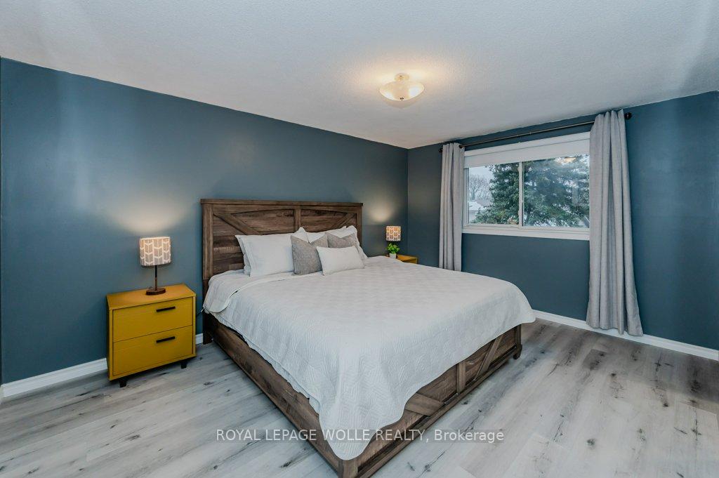Photo 18 of 36 Colebrook Court, Kitchener — HOMEH