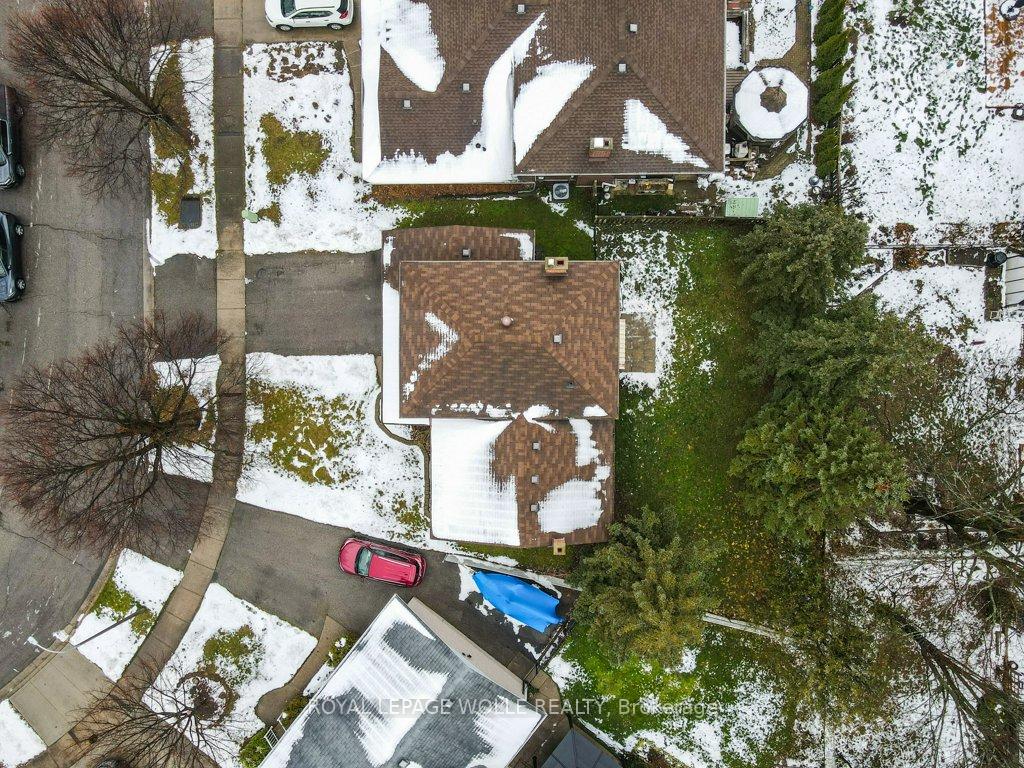 Photo 30 of 36 Colebrook Court, Kitchener — HOMEH