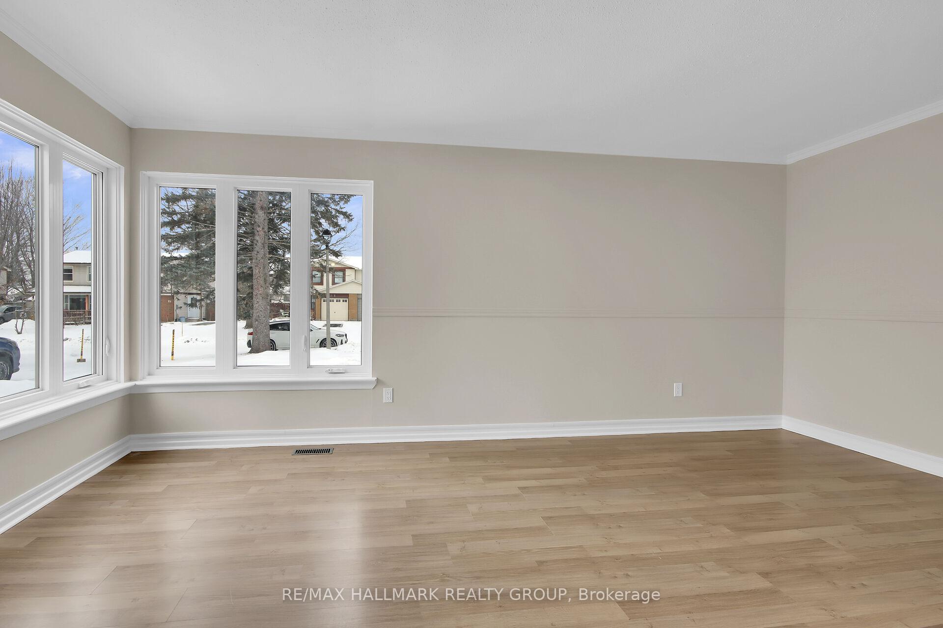 Photo 2 of 30 Seabrooke Drive, Ottawa, Kanata - Glencairn/Hazeldean — HOMEH