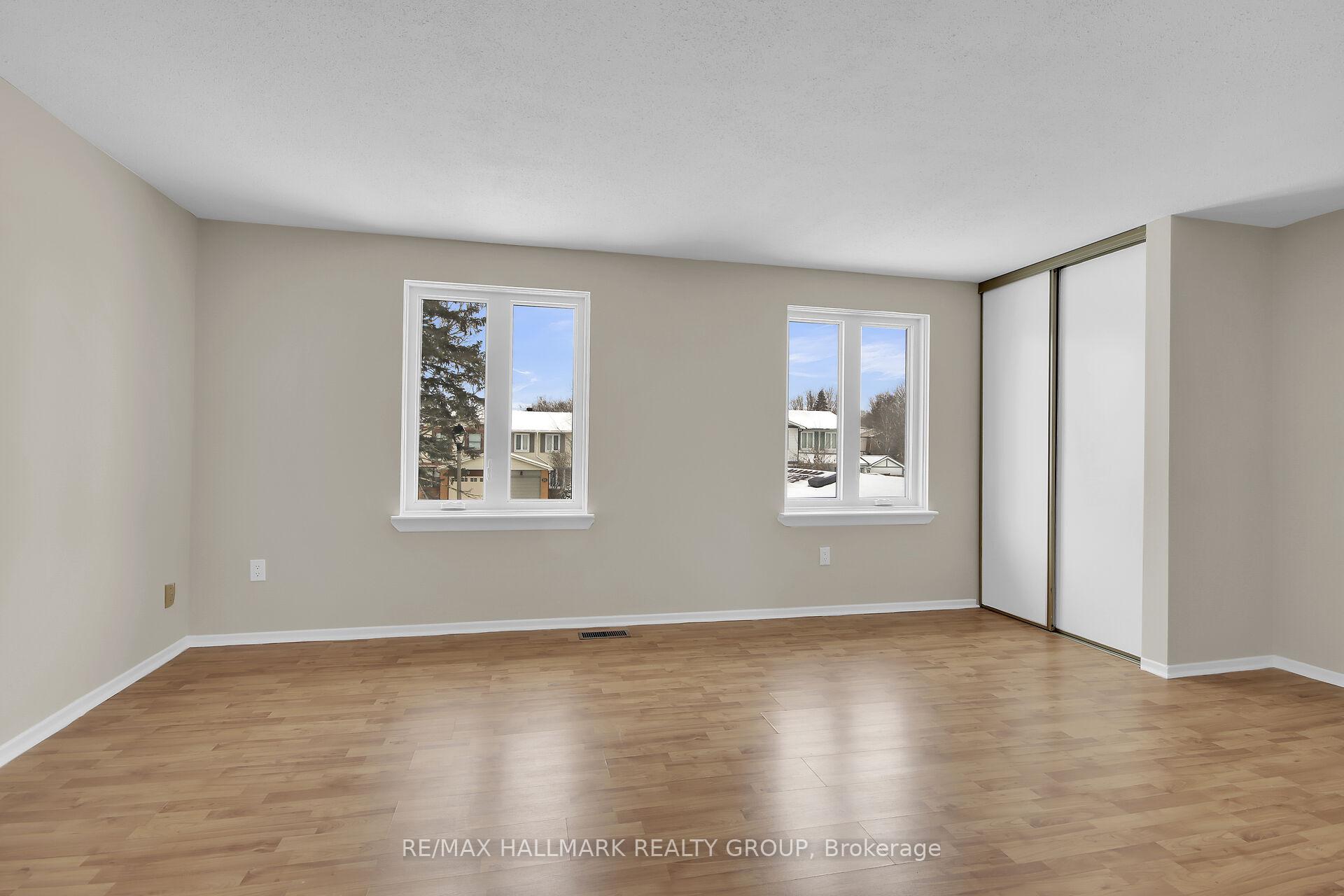 Photo 17 of 30 Seabrooke Drive, Ottawa, Kanata - Glencairn/Hazeldean — HOMEH