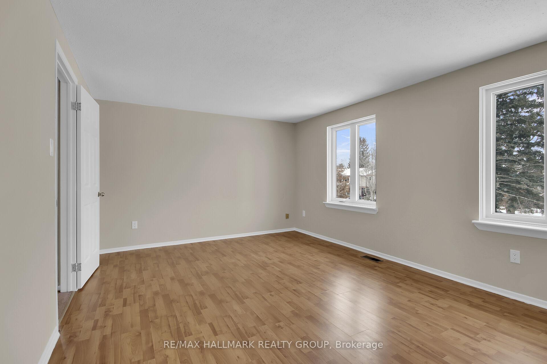 Photo 20 of 30 Seabrooke Drive, Ottawa, Kanata - Glencairn/Hazeldean — HOMEH