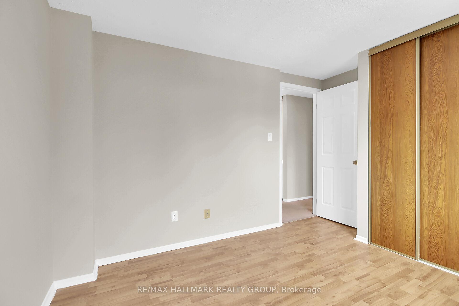 Photo 21 of 30 Seabrooke Drive, Ottawa, Kanata - Glencairn/Hazeldean — HOMEH