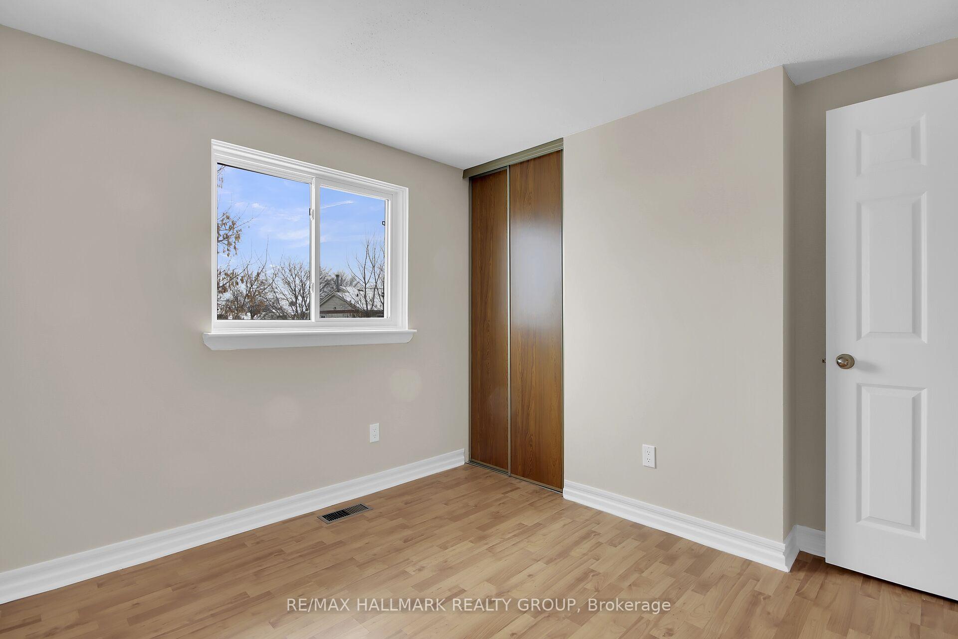 Photo 22 of 30 Seabrooke Drive, Ottawa, Kanata - Glencairn/Hazeldean — HOMEH