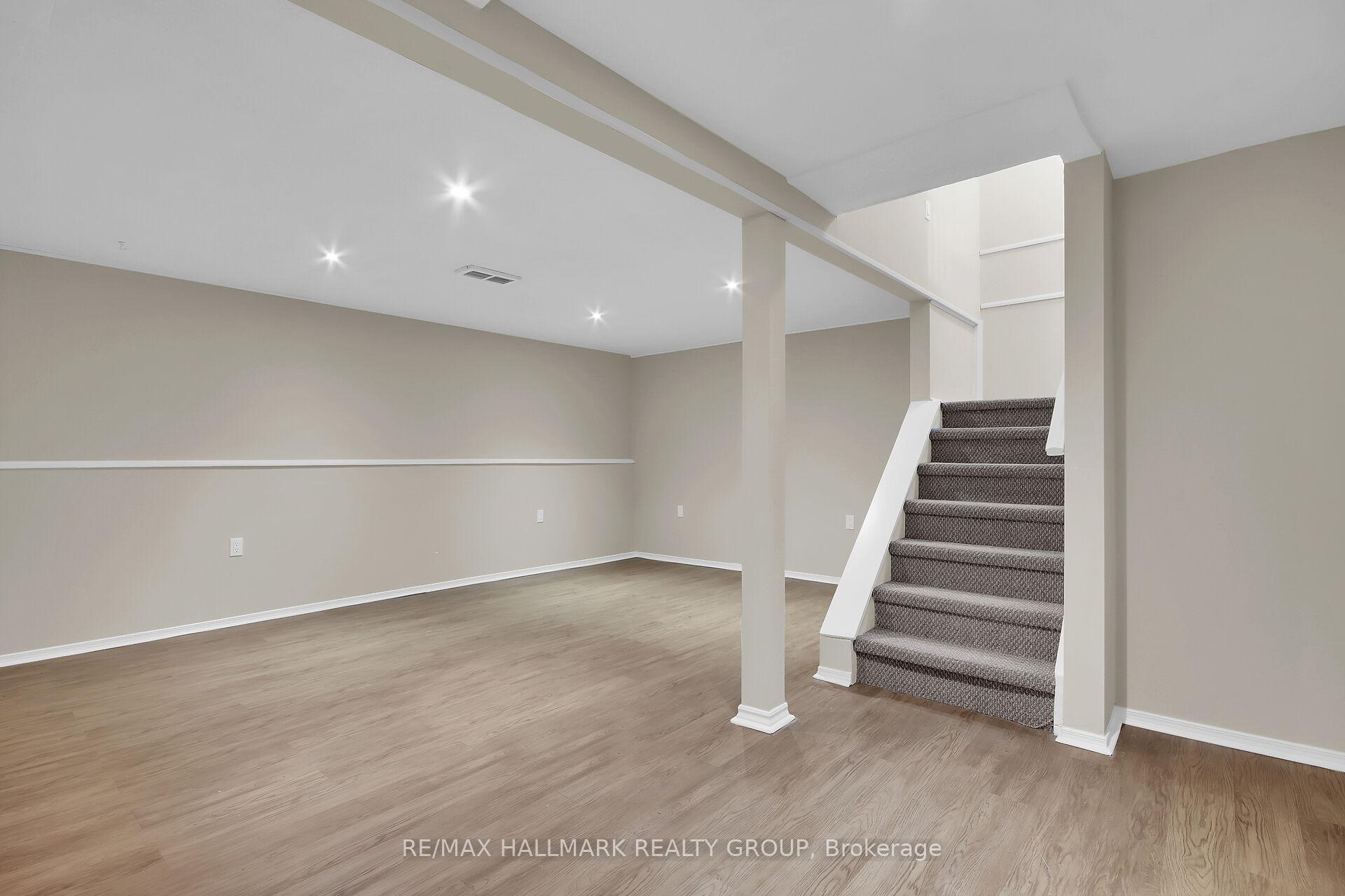 Photo 25 of 30 Seabrooke Drive, Ottawa, Kanata - Glencairn/Hazeldean — HOMEH