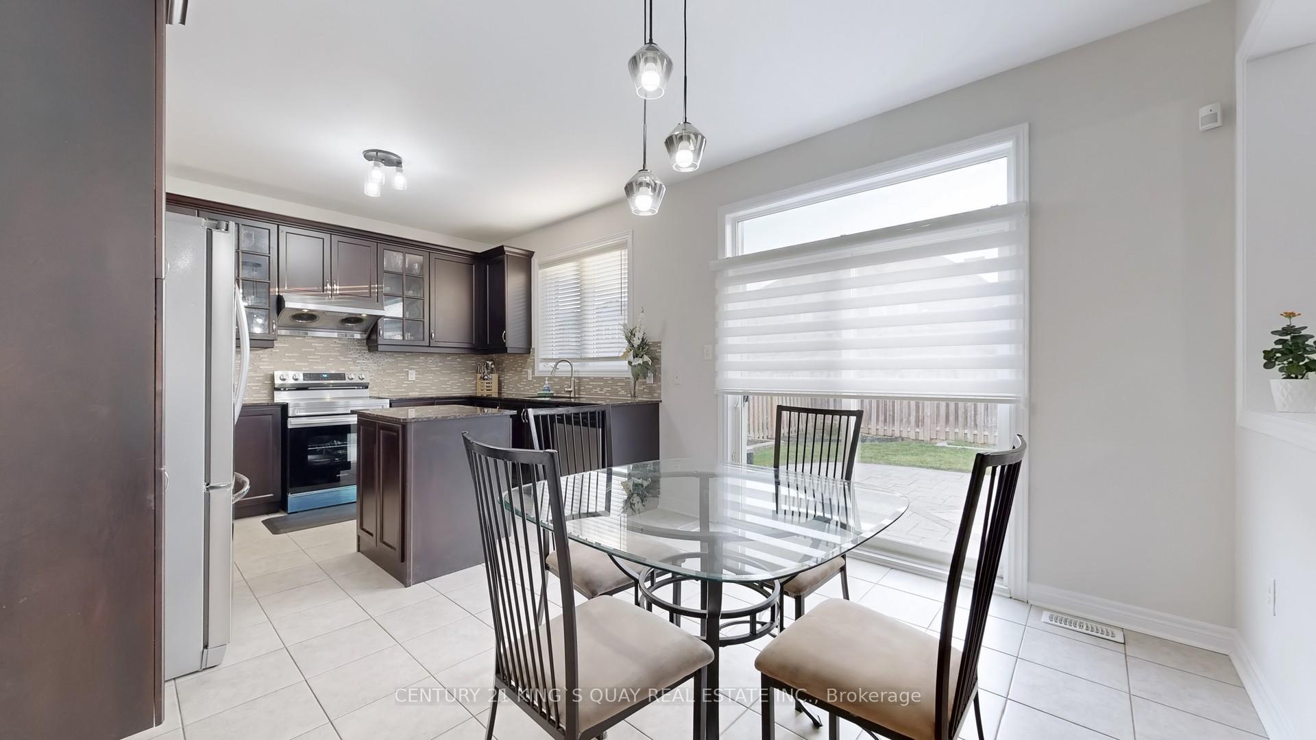 Photo 13 of 22 Maybreeze Road, Markham, Greensborough — HOMEH