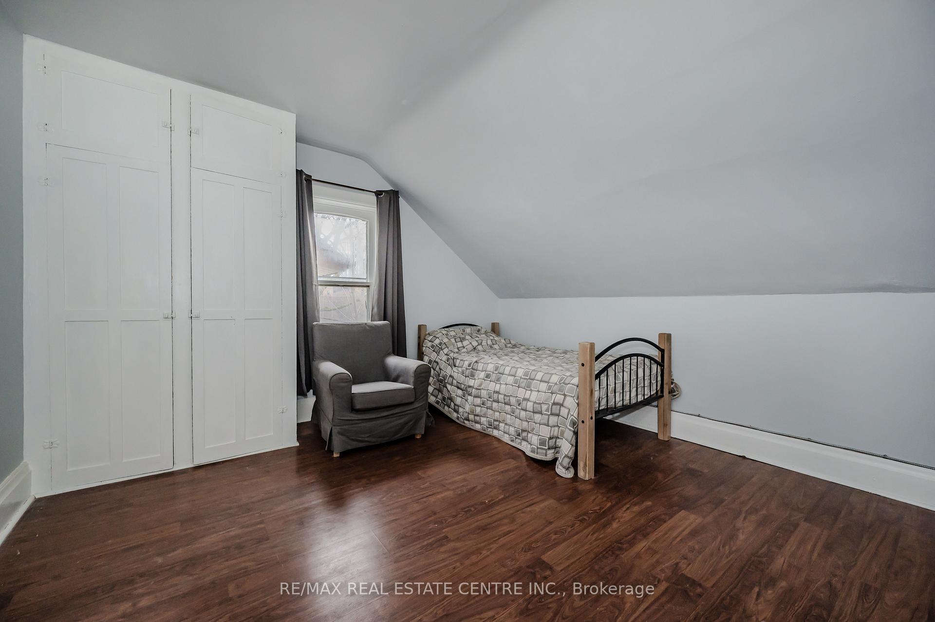 Photo 13 of 7 Glasgow Street, Kitchener — HOMEH
