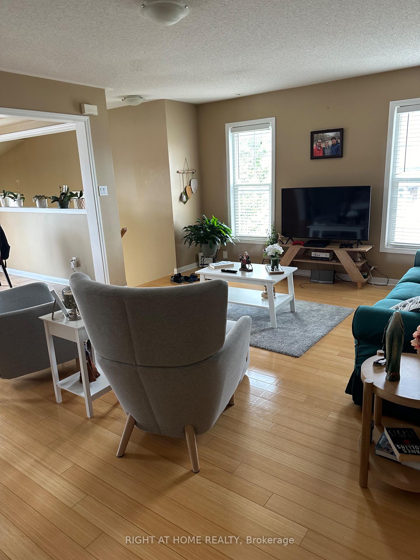 Photo 4 of 2740 Bur Oak Avenue, Markham, Cornell — HOMEH