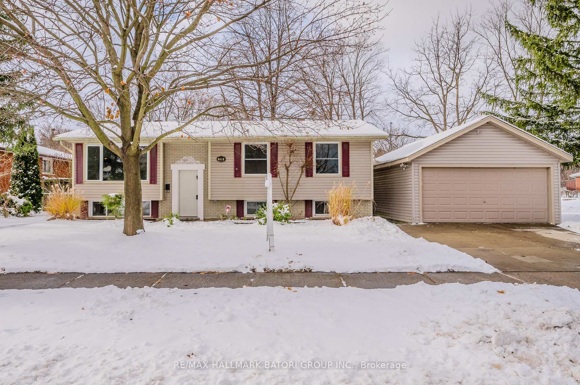 Photo 1 of 206 Shelley Drive, Kitchener — HOMEH