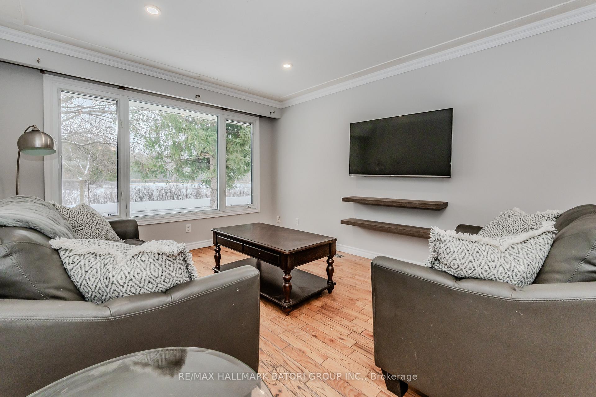 Photo 2 of 206 Shelley Drive, Kitchener — HOMEH
