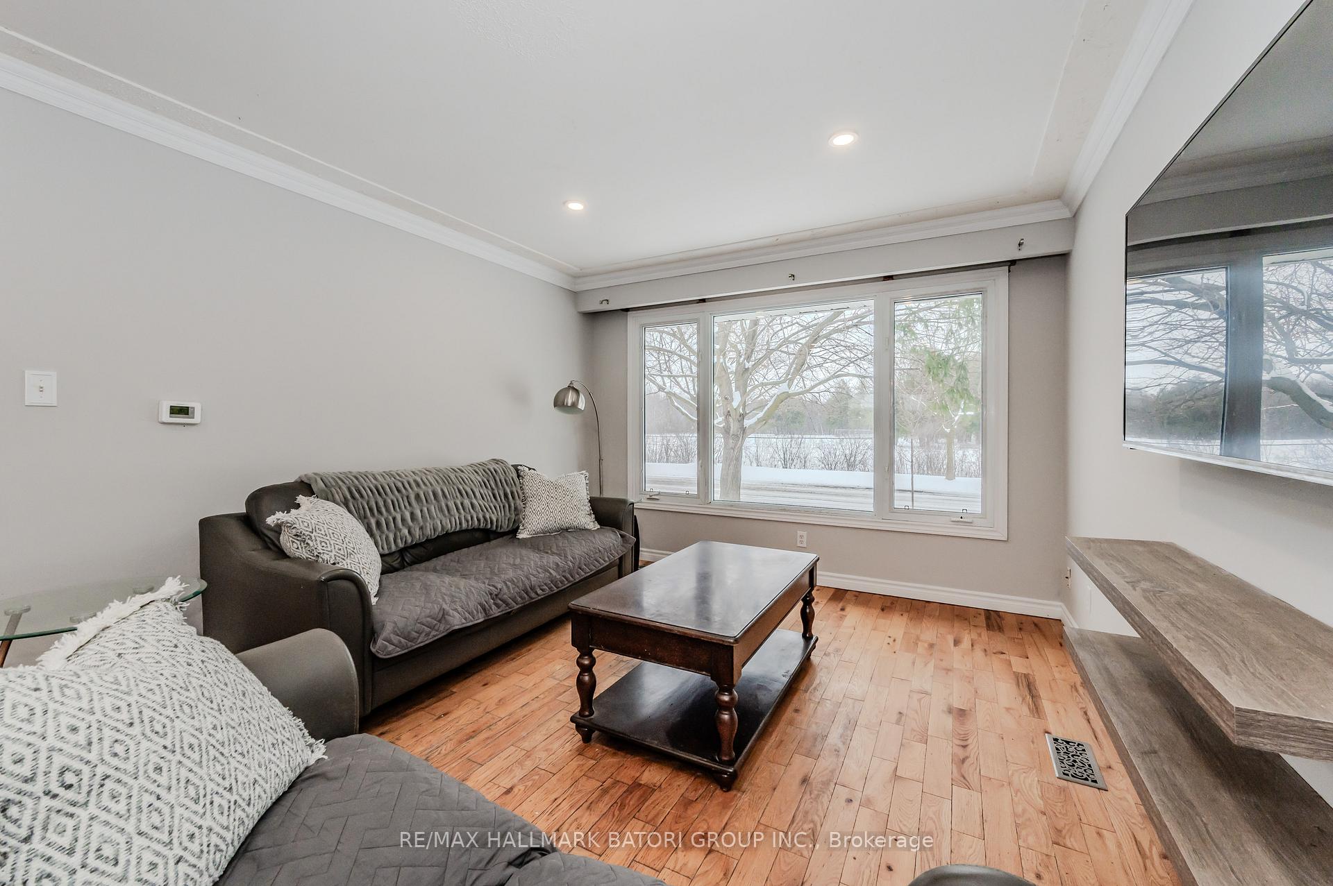 Photo 3 of 206 Shelley Drive, Kitchener — HOMEH