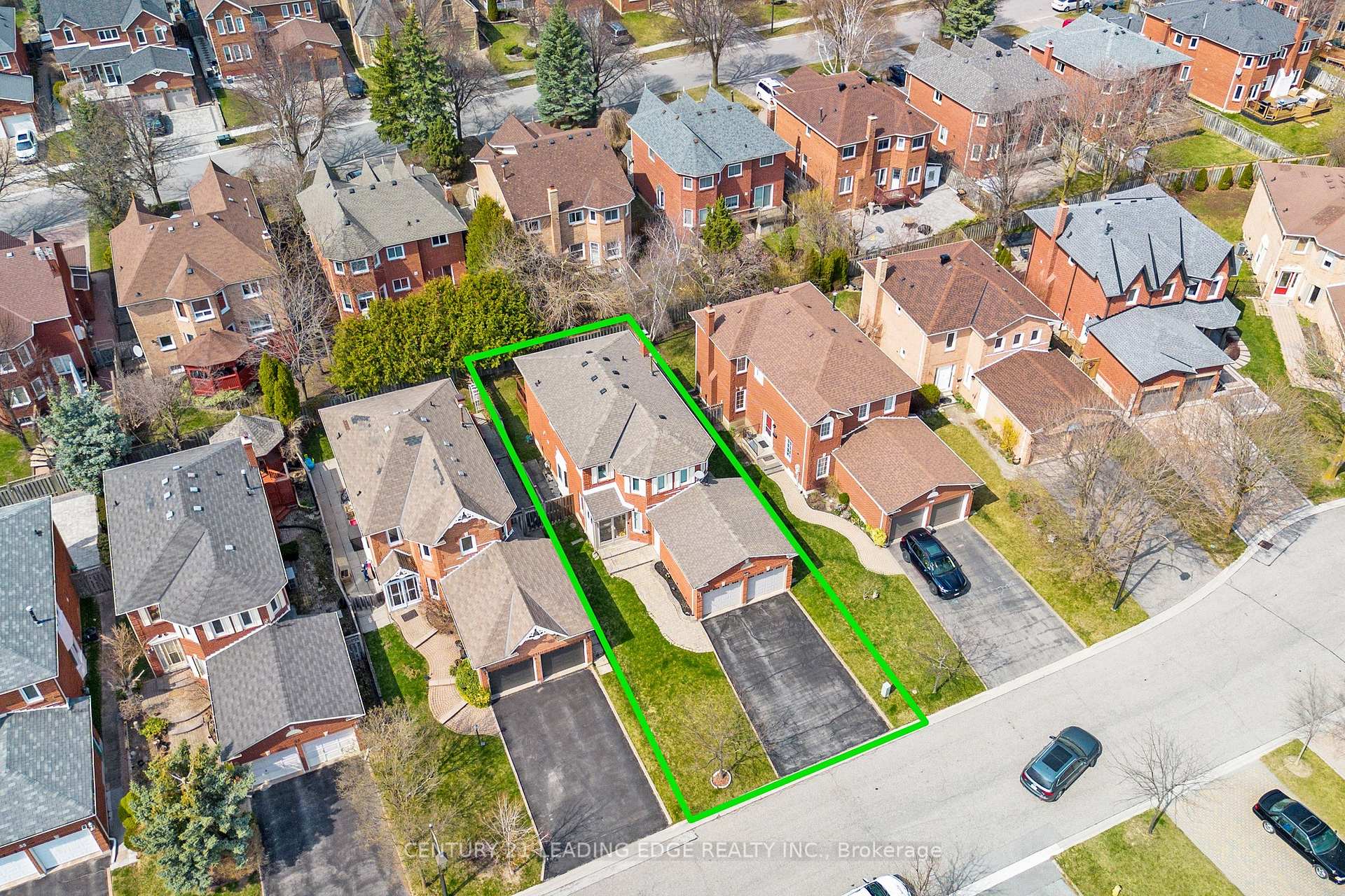 Photo 3 of 49 Militia Trail, Markham, Buttonville — HOMEH