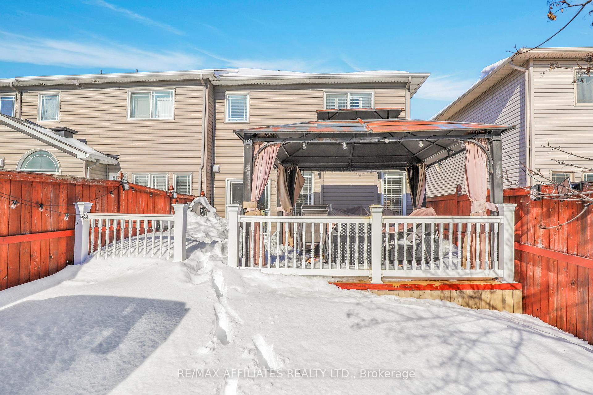 Photo 5 of 711 Regiment Avenue, Ottawa, Kanata - Emerald Meadows/Trailwest — HOMEH
