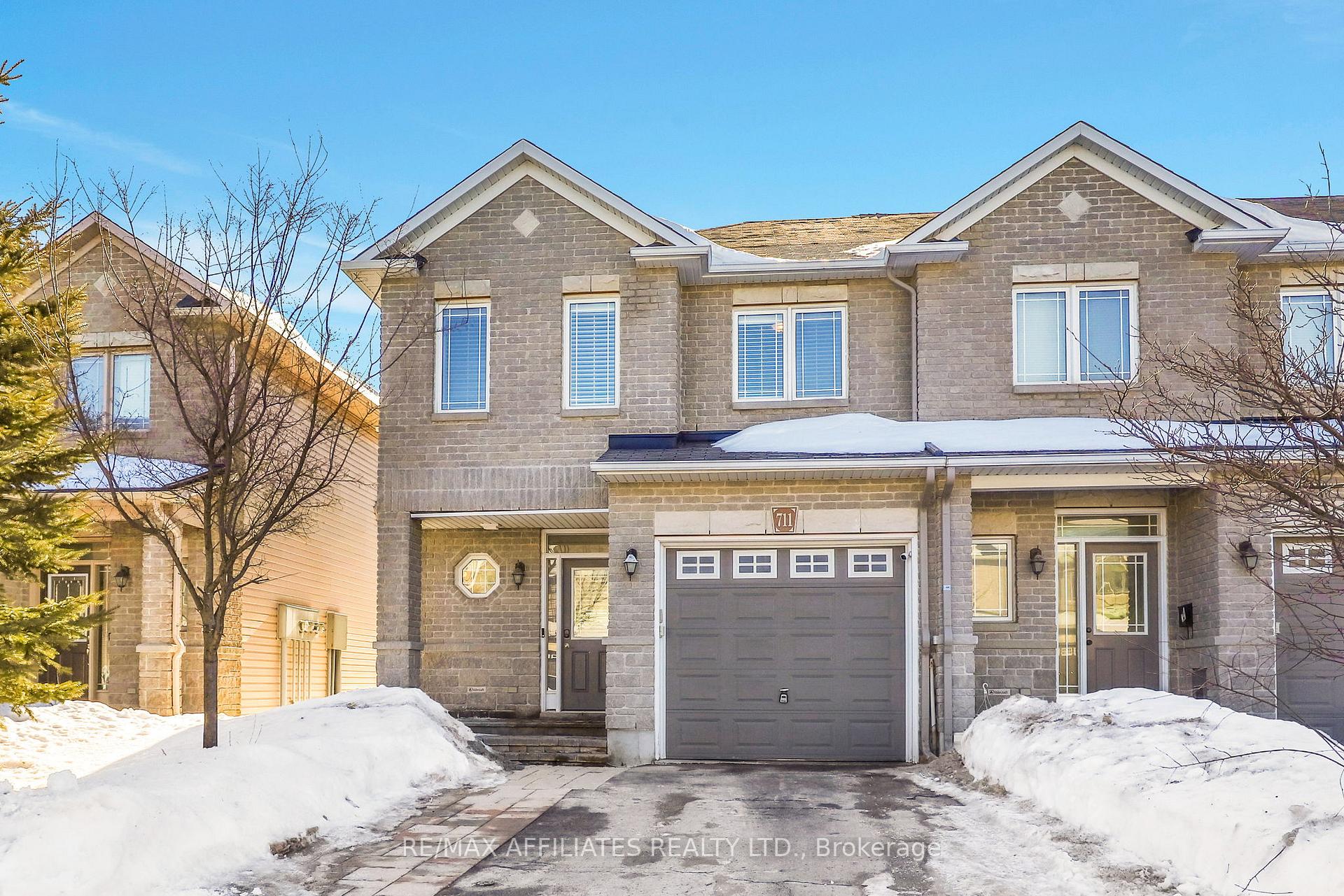 Photo 6 of 711 Regiment Avenue, Ottawa, Kanata - Emerald Meadows/Trailwest — HOMEH