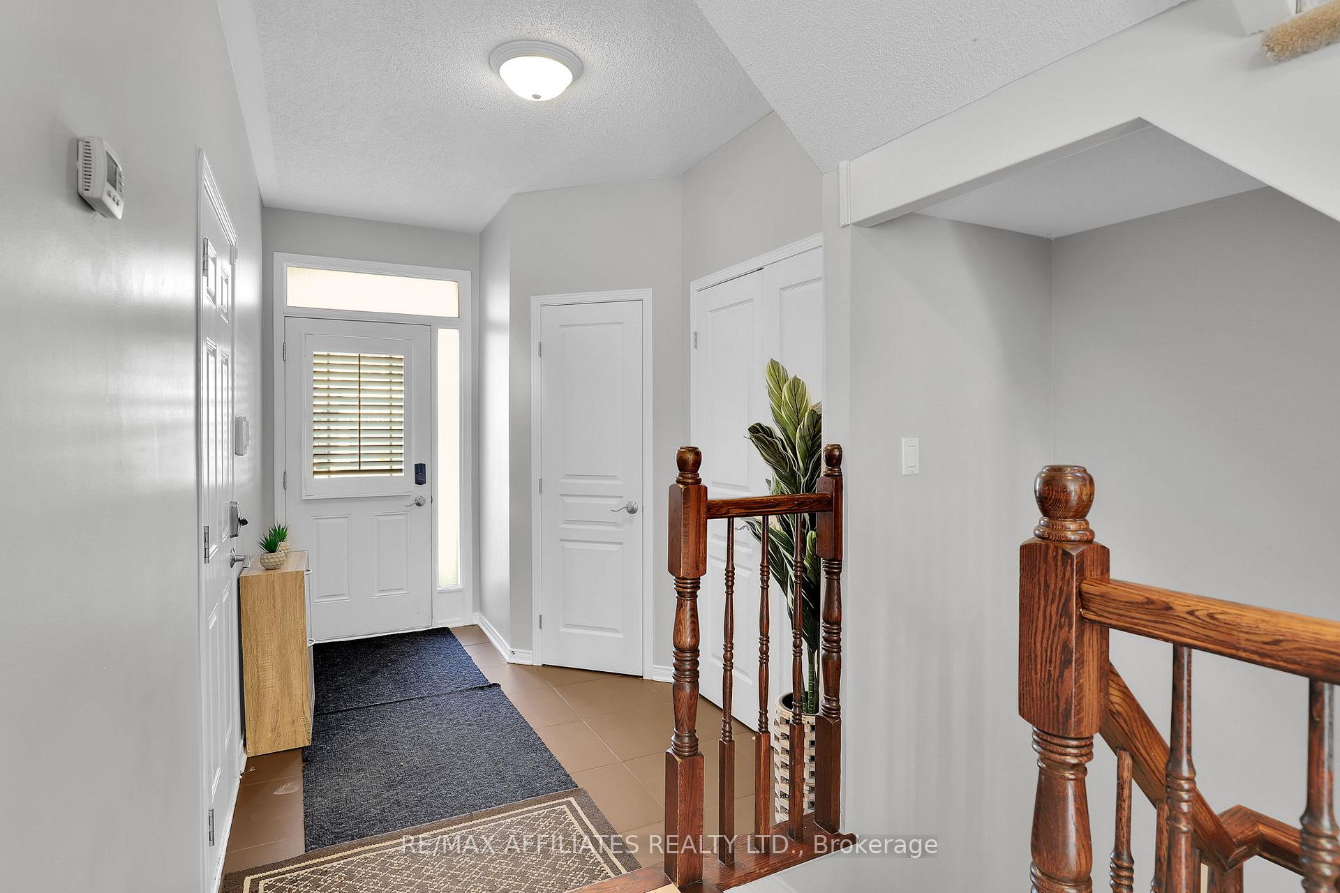 Photo 8 of 711 Regiment Avenue, Ottawa, Kanata - Emerald Meadows/Trailwest — HOMEH