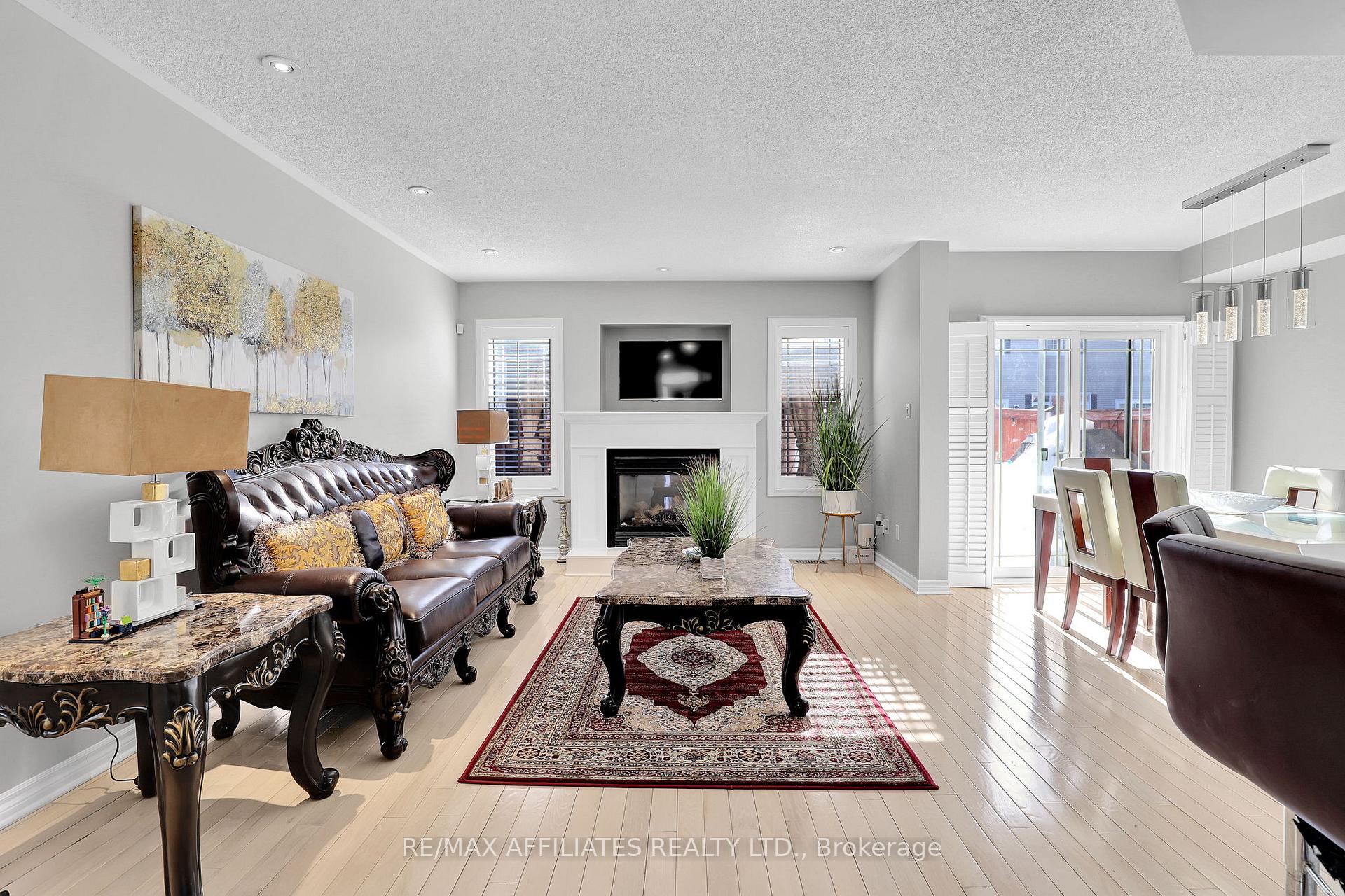 Photo 14 of 711 Regiment Avenue, Ottawa, Kanata - Emerald Meadows/Trailwest — HOMEH