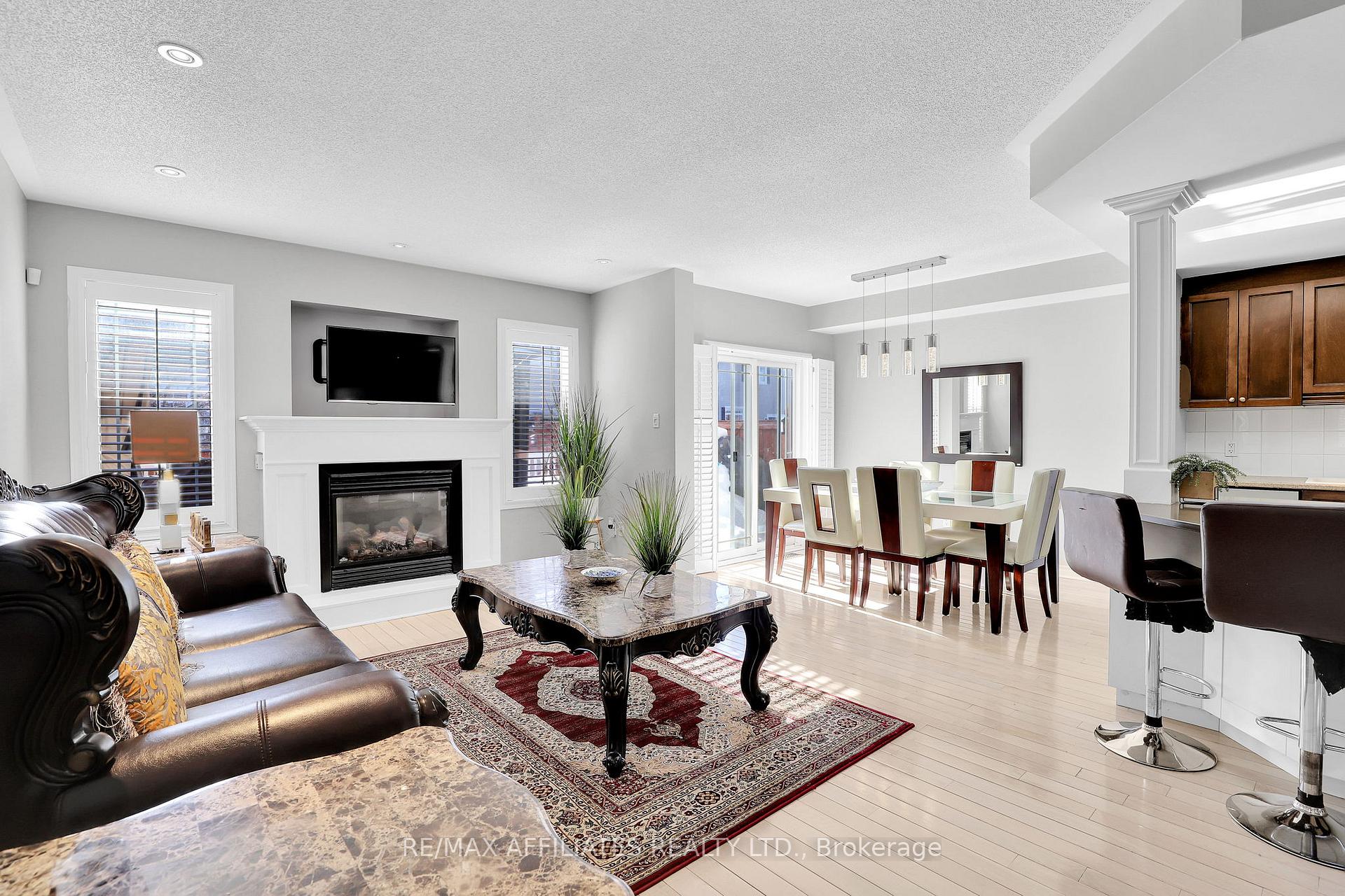 Photo 15 of 711 Regiment Avenue, Ottawa, Kanata - Emerald Meadows/Trailwest — HOMEH