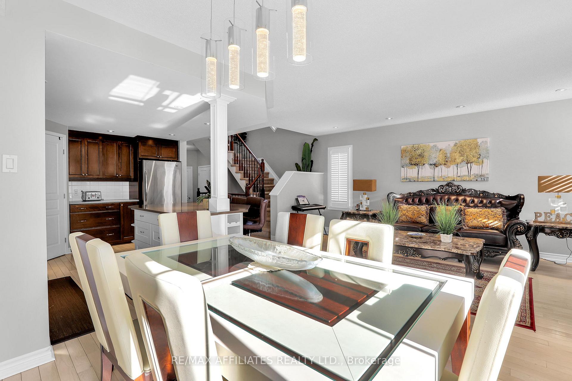 Photo 16 of 711 Regiment Avenue, Ottawa, Kanata - Emerald Meadows/Trailwest — HOMEH