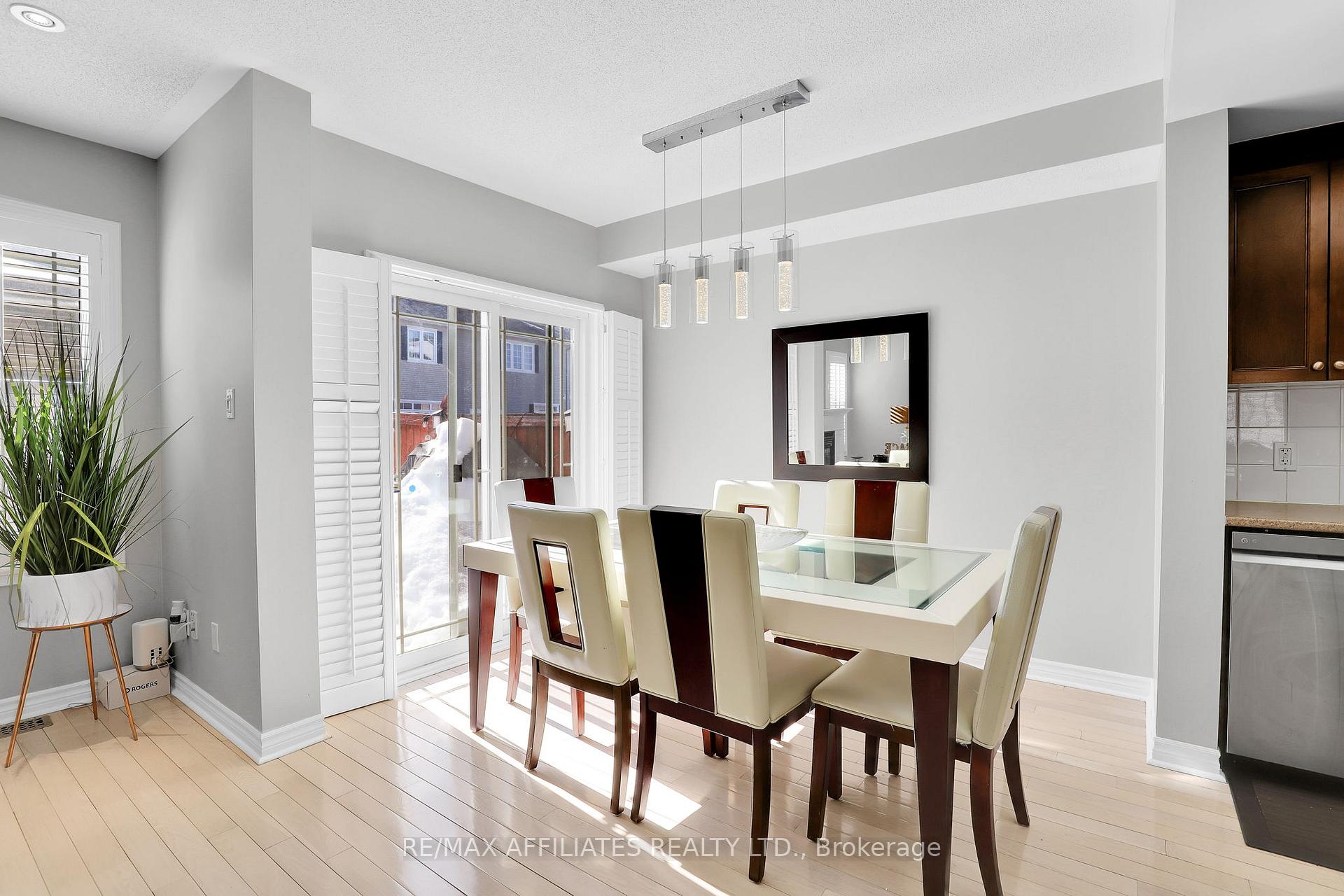 Photo 17 of 711 Regiment Avenue, Ottawa, Kanata - Emerald Meadows/Trailwest — HOMEH