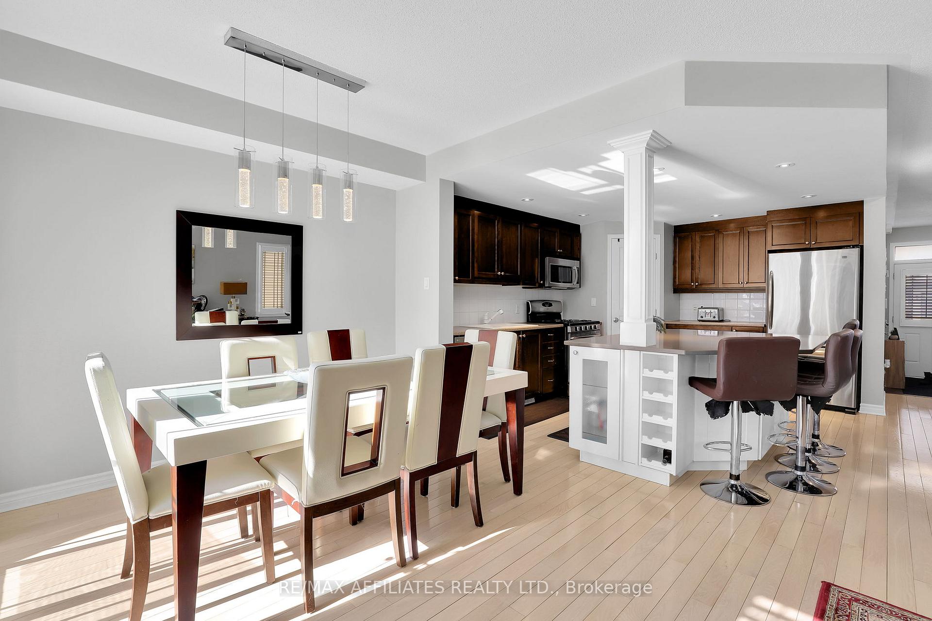 Photo 18 of 711 Regiment Avenue, Ottawa, Kanata - Emerald Meadows/Trailwest — HOMEH
