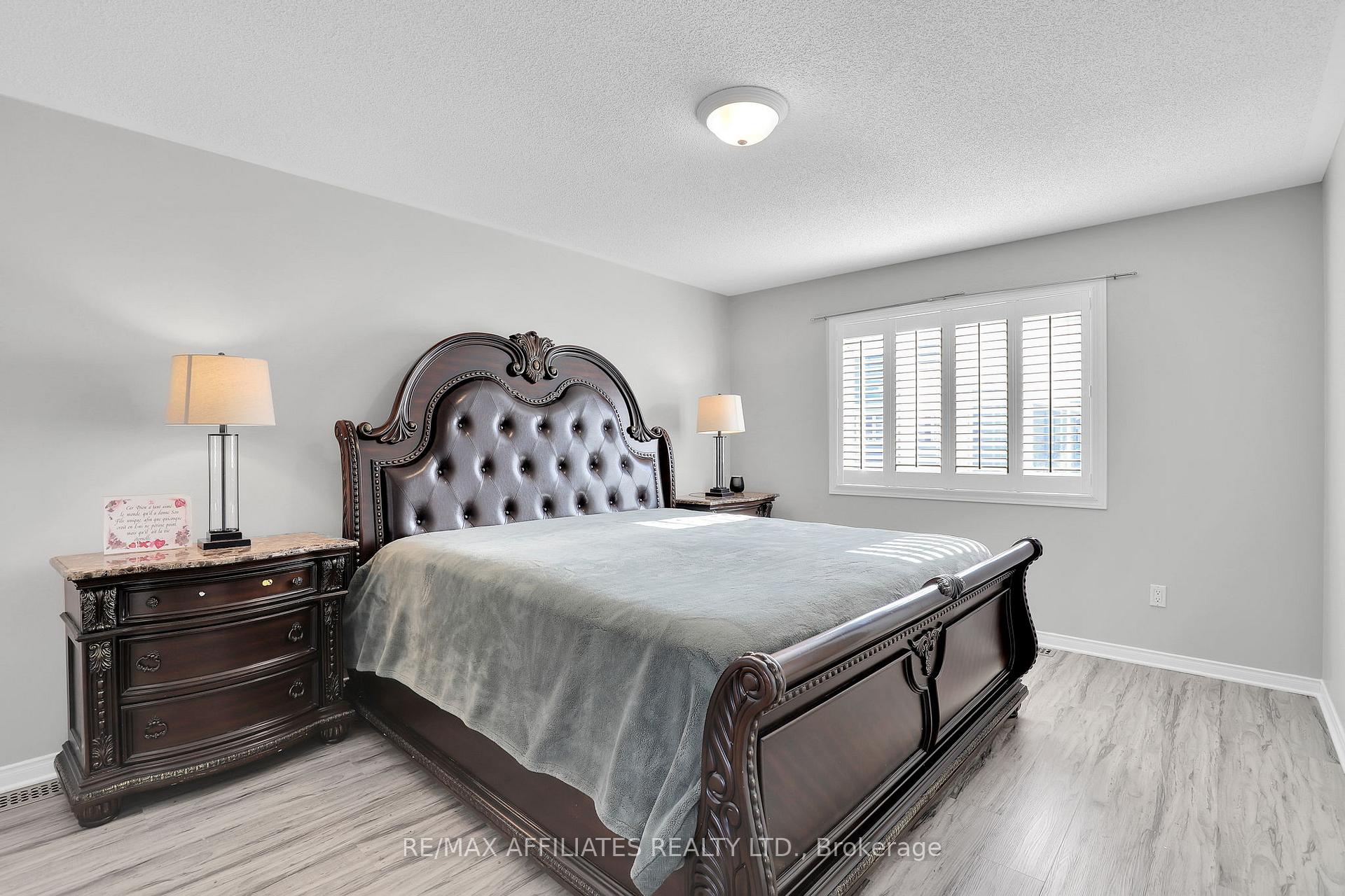 Photo 21 of 711 Regiment Avenue, Ottawa, Kanata - Emerald Meadows/Trailwest — HOMEH