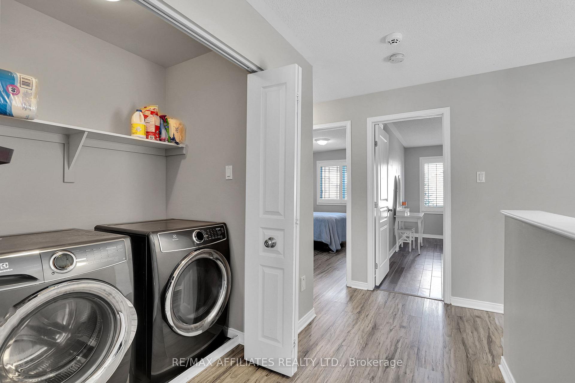 Photo 26 of 711 Regiment Avenue, Ottawa, Kanata - Emerald Meadows/Trailwest — HOMEH