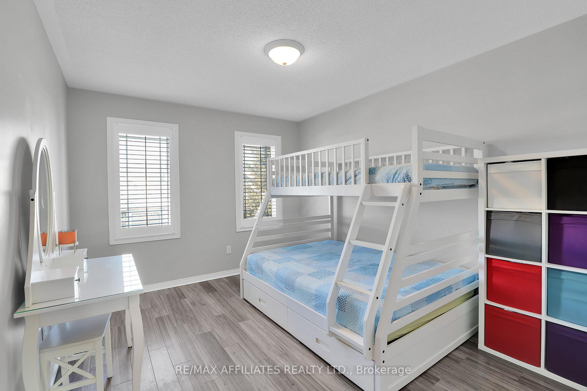 Photo 28 of 711 Regiment Avenue, Ottawa, Kanata - Emerald Meadows/Trailwest — HOMEH