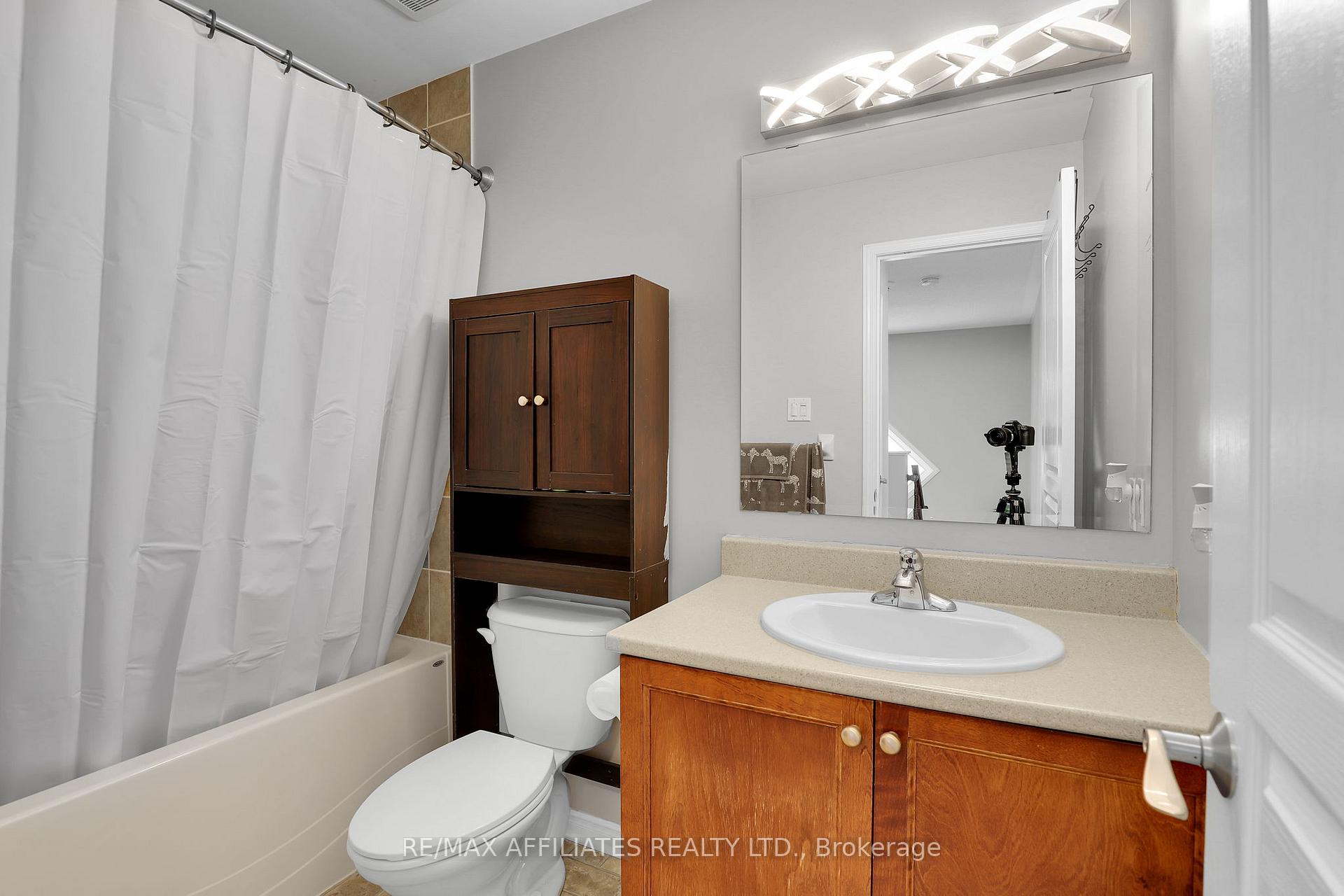 Photo 30 of 711 Regiment Avenue, Ottawa, Kanata - Emerald Meadows/Trailwest — HOMEH