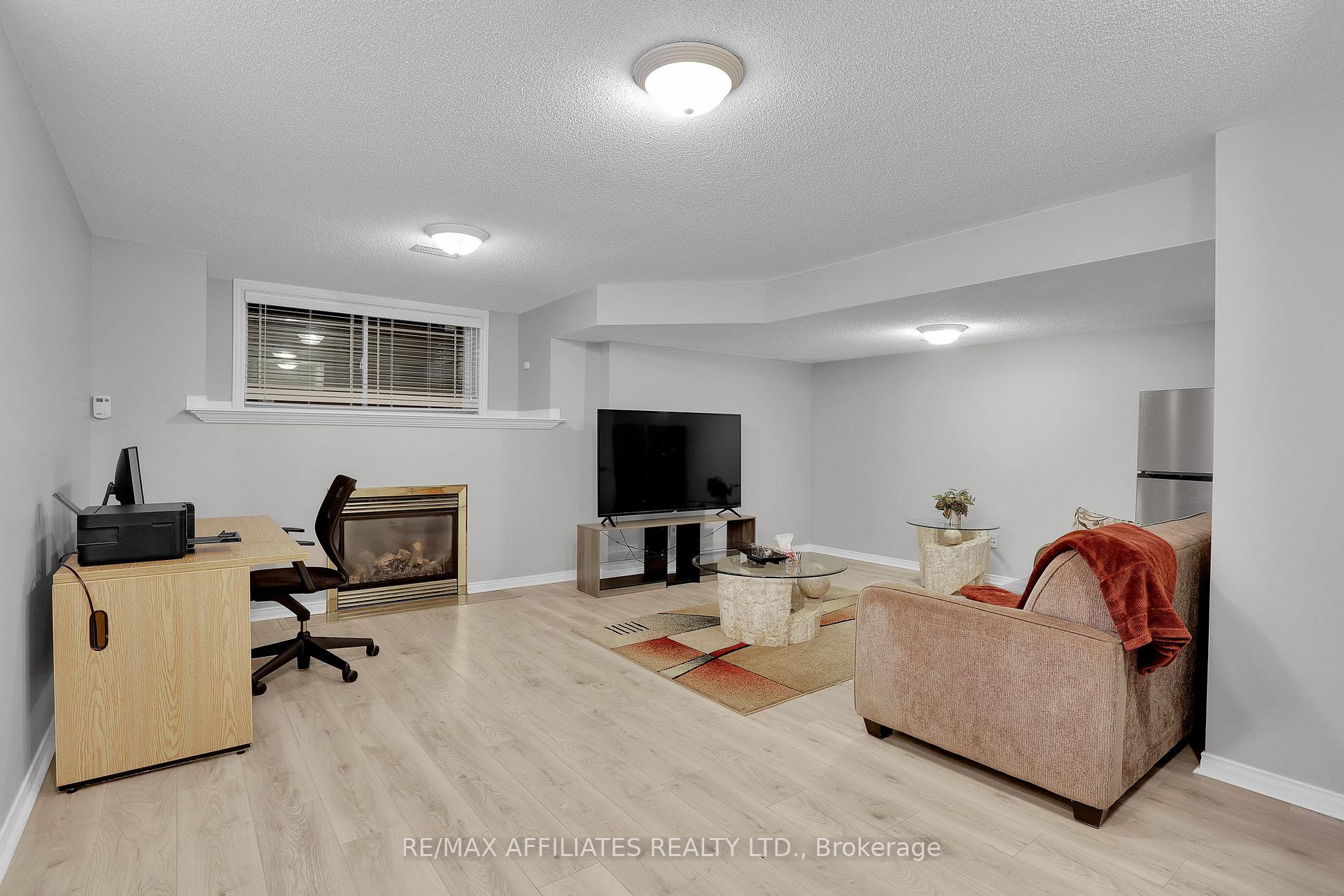 Photo 31 of 711 Regiment Avenue, Ottawa, Kanata - Emerald Meadows/Trailwest — HOMEH