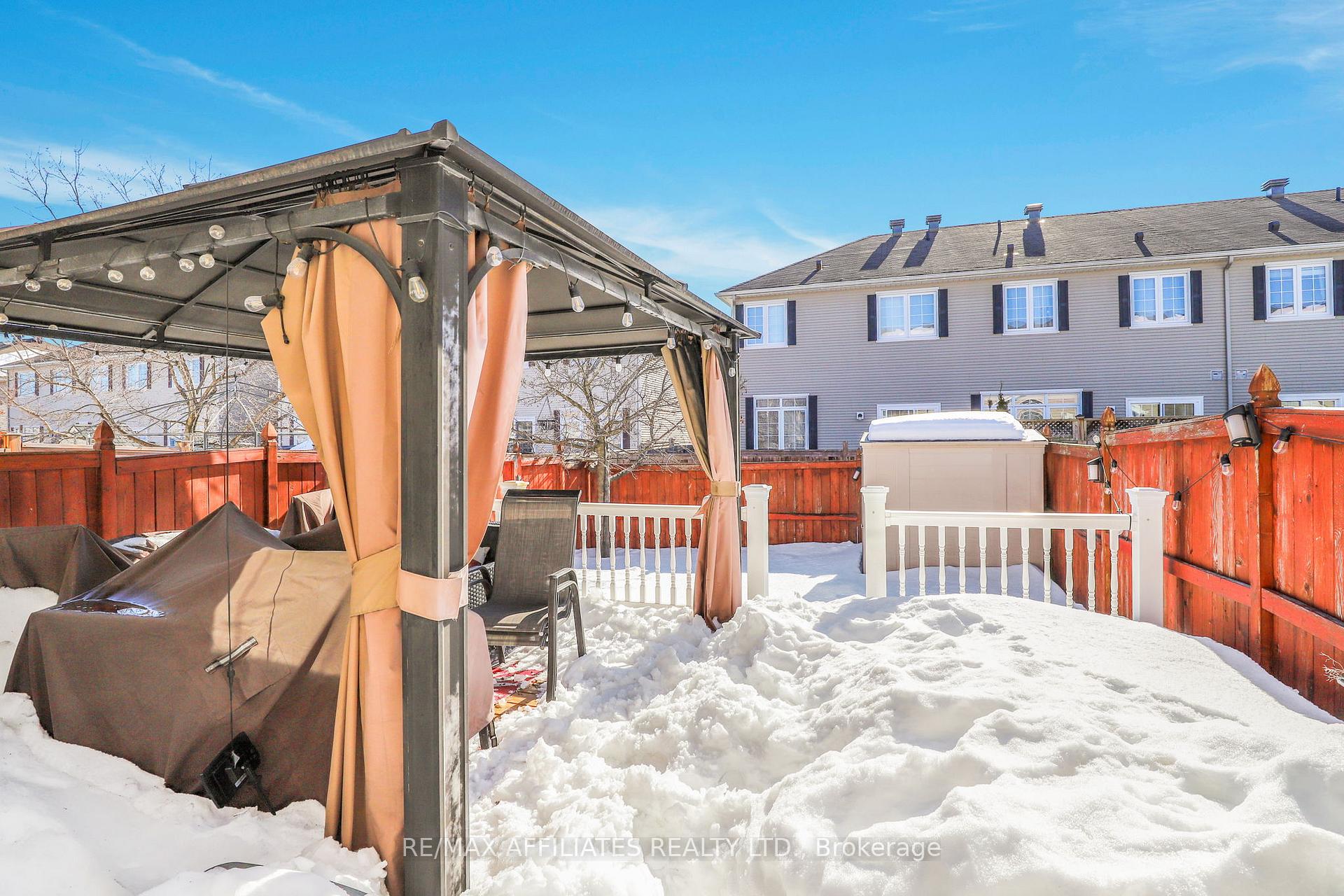 Photo 34 of 711 Regiment Avenue, Ottawa, Kanata - Emerald Meadows/Trailwest — HOMEH