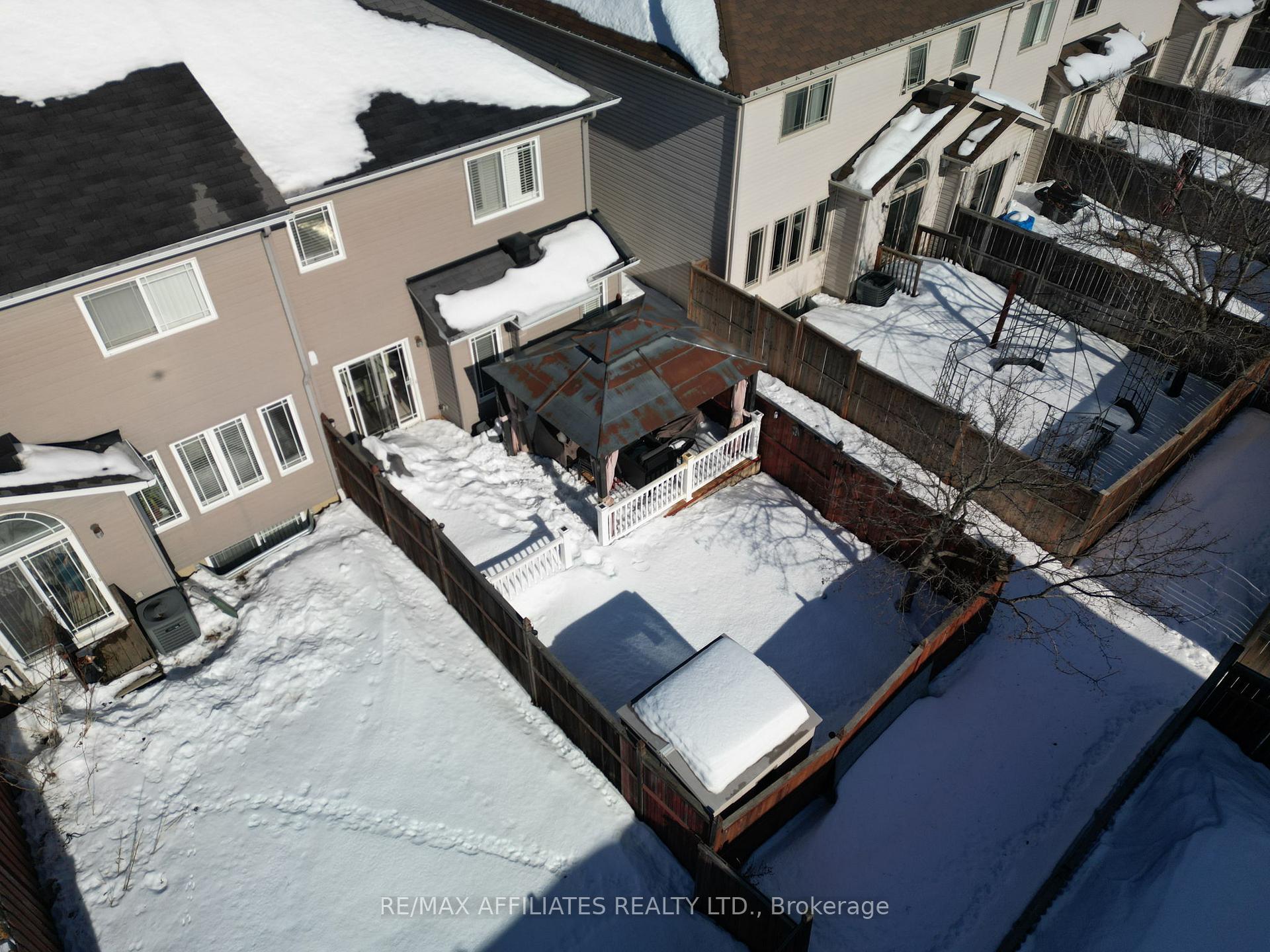 Photo 37 of 711 Regiment Avenue, Ottawa, Kanata - Emerald Meadows/Trailwest — HOMEH