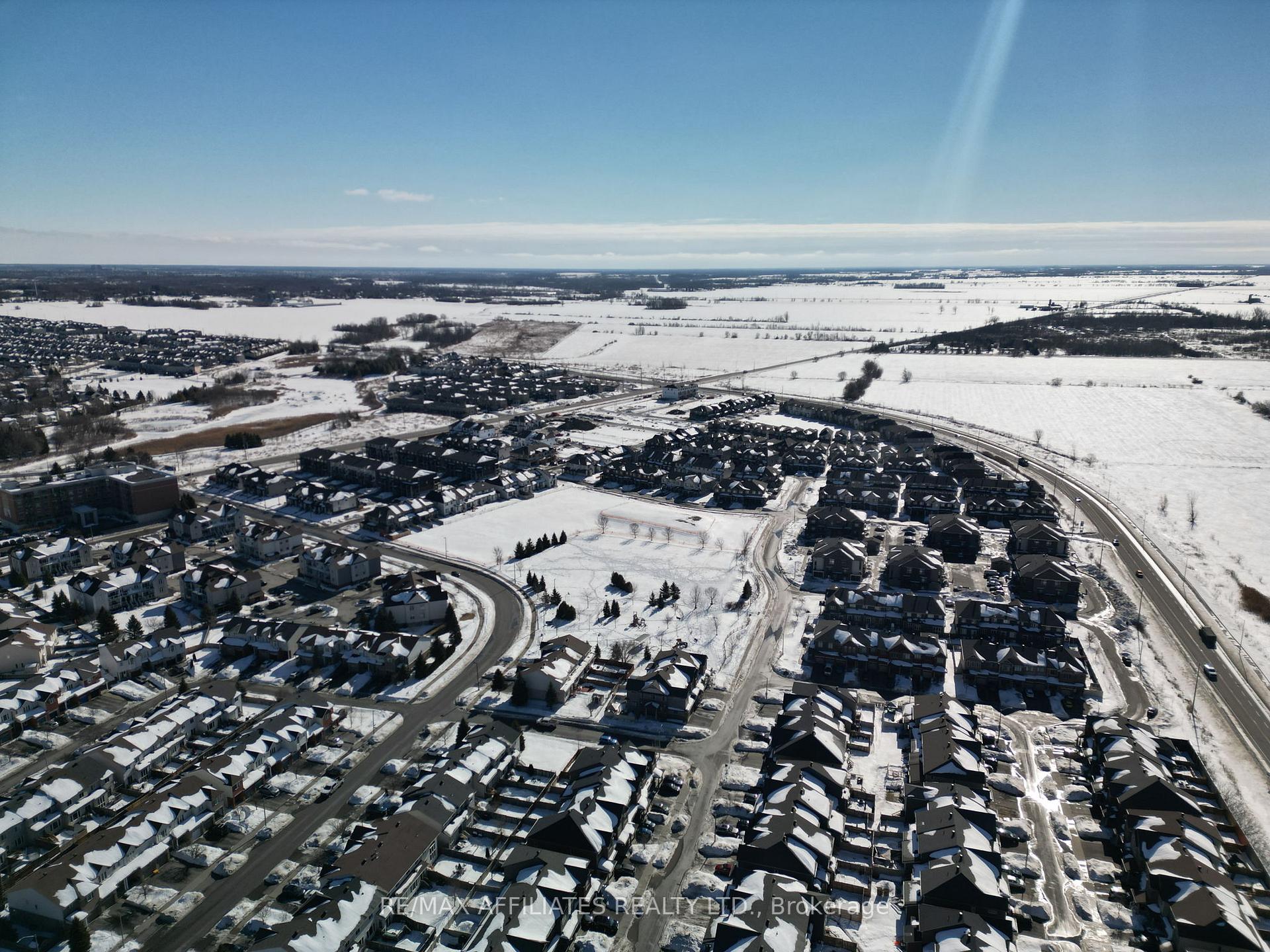Photo 40 of 711 Regiment Avenue, Ottawa, Kanata - Emerald Meadows/Trailwest — HOMEH