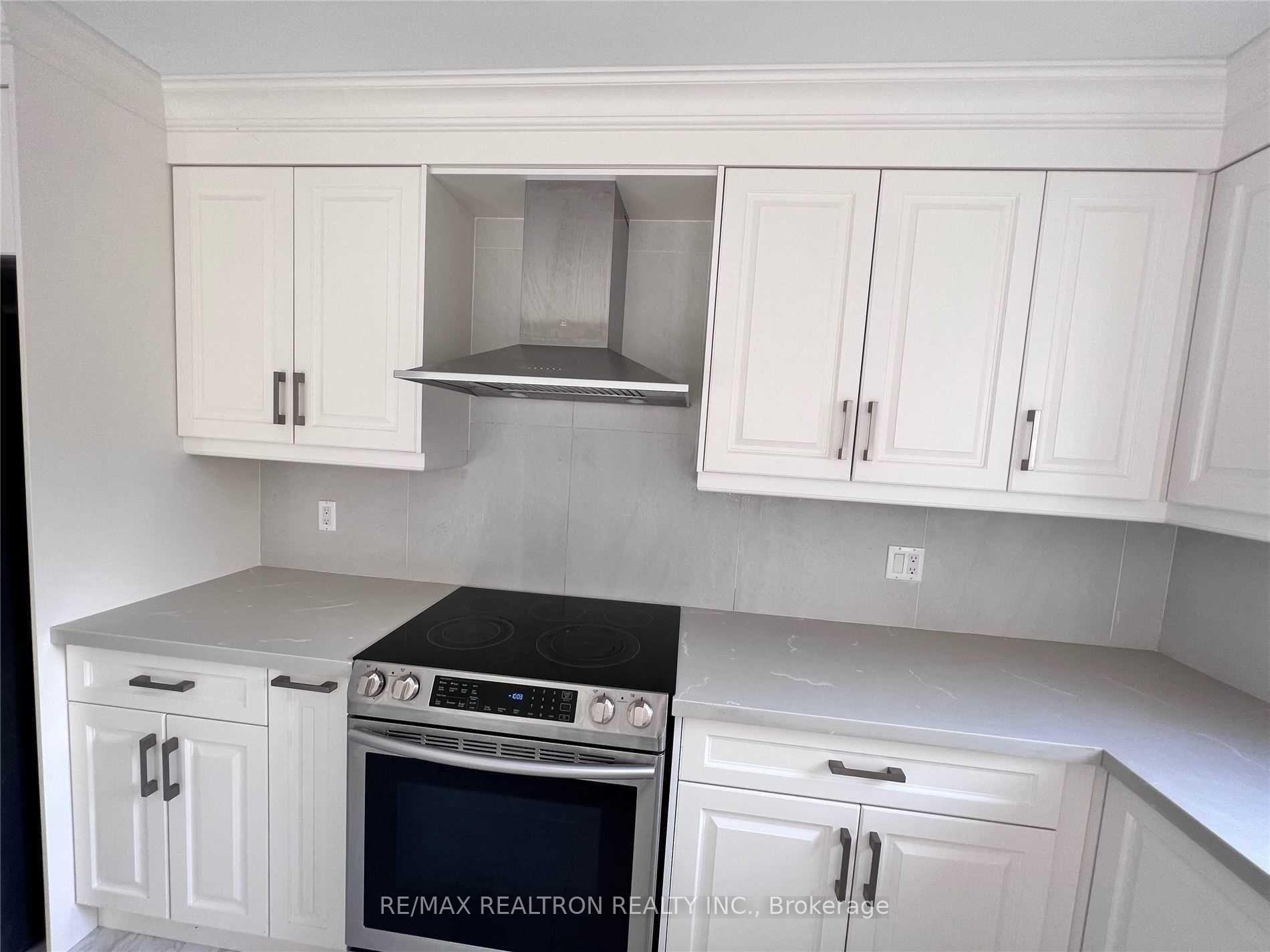 Photo 7 of 53 Fenwick Crescent, Markham, Unionville — HOMEH