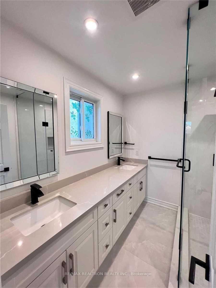 Photo 15 of 53 Fenwick Crescent, Markham, Unionville — HOMEH