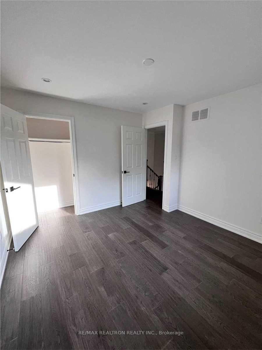 Photo 21 of 53 Fenwick Crescent, Markham, Unionville — HOMEH