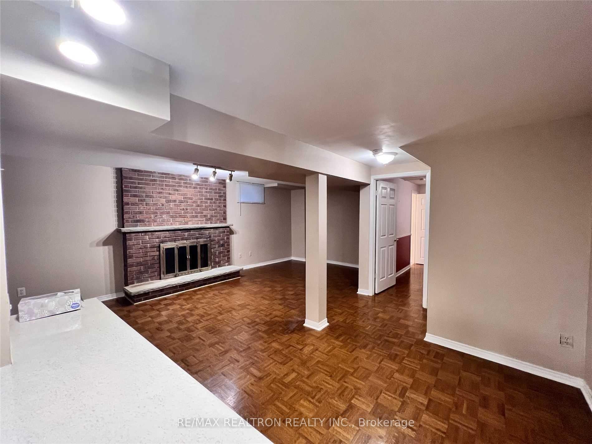 Photo 24 of 53 Fenwick Crescent, Markham, Unionville — HOMEH