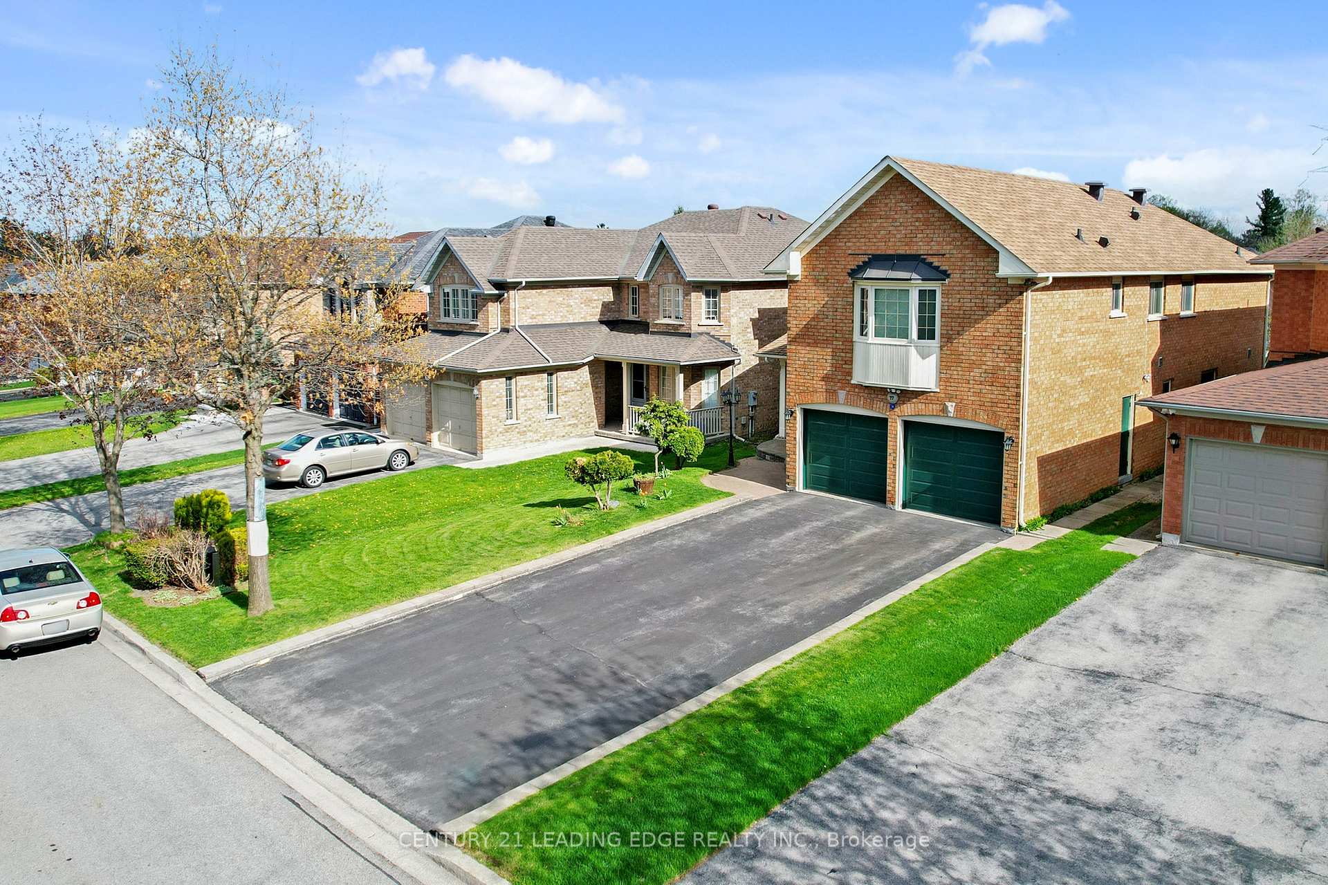 Photo 3 of 77 Song Bird Drive, Markham, Rouge Fairways — HOMEH