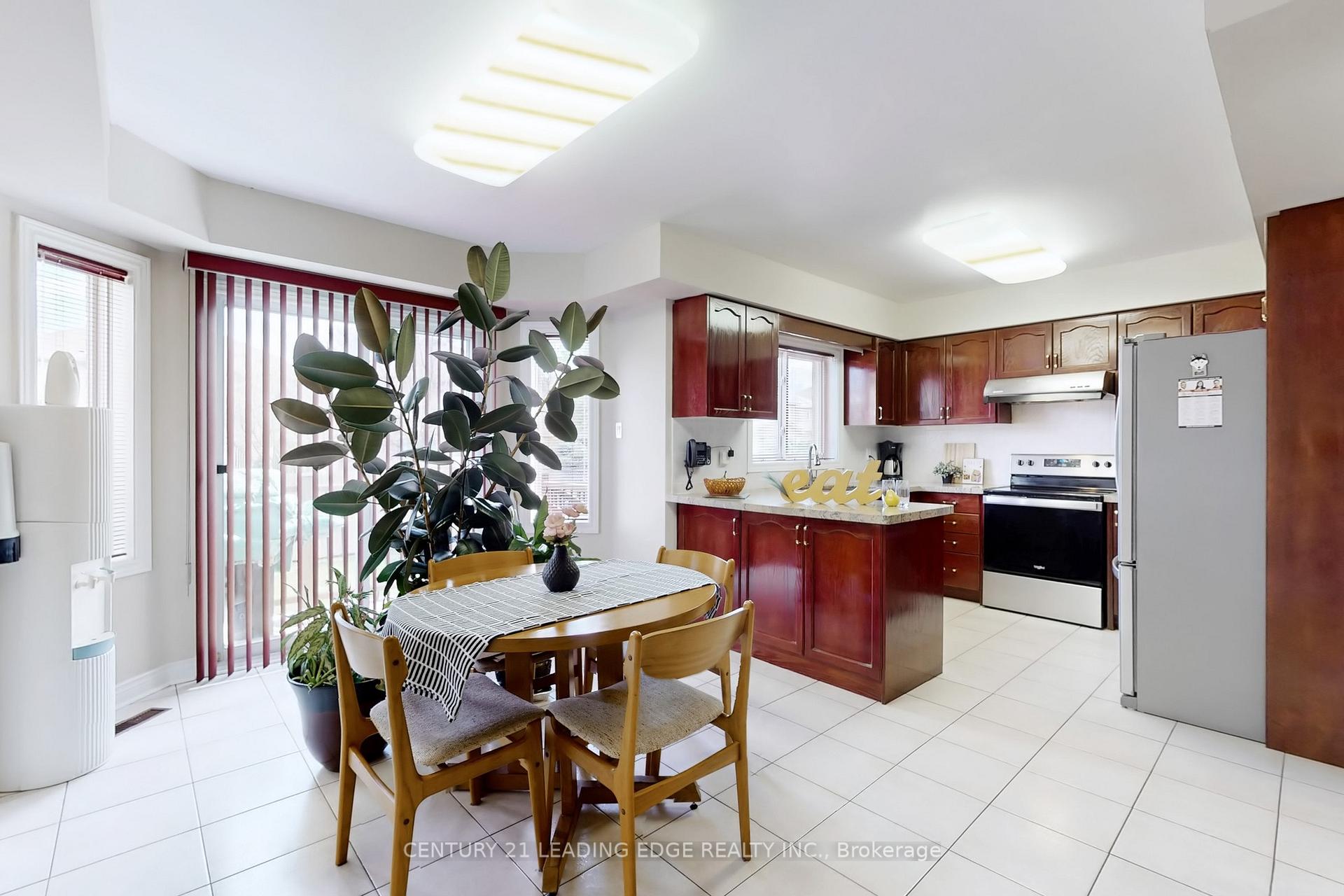 Photo 18 of 77 Song Bird Drive, Markham, Rouge Fairways — HOMEH