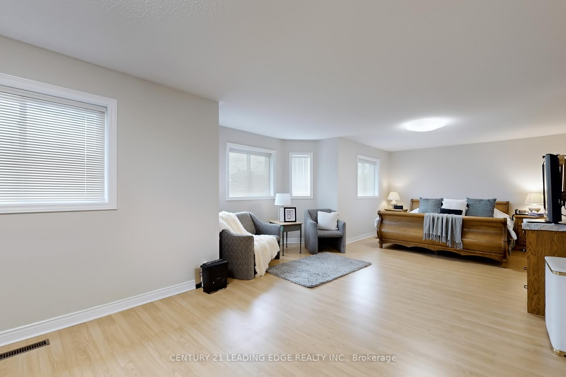 Photo 24 of 77 Song Bird Drive, Markham, Rouge Fairways — HOMEH