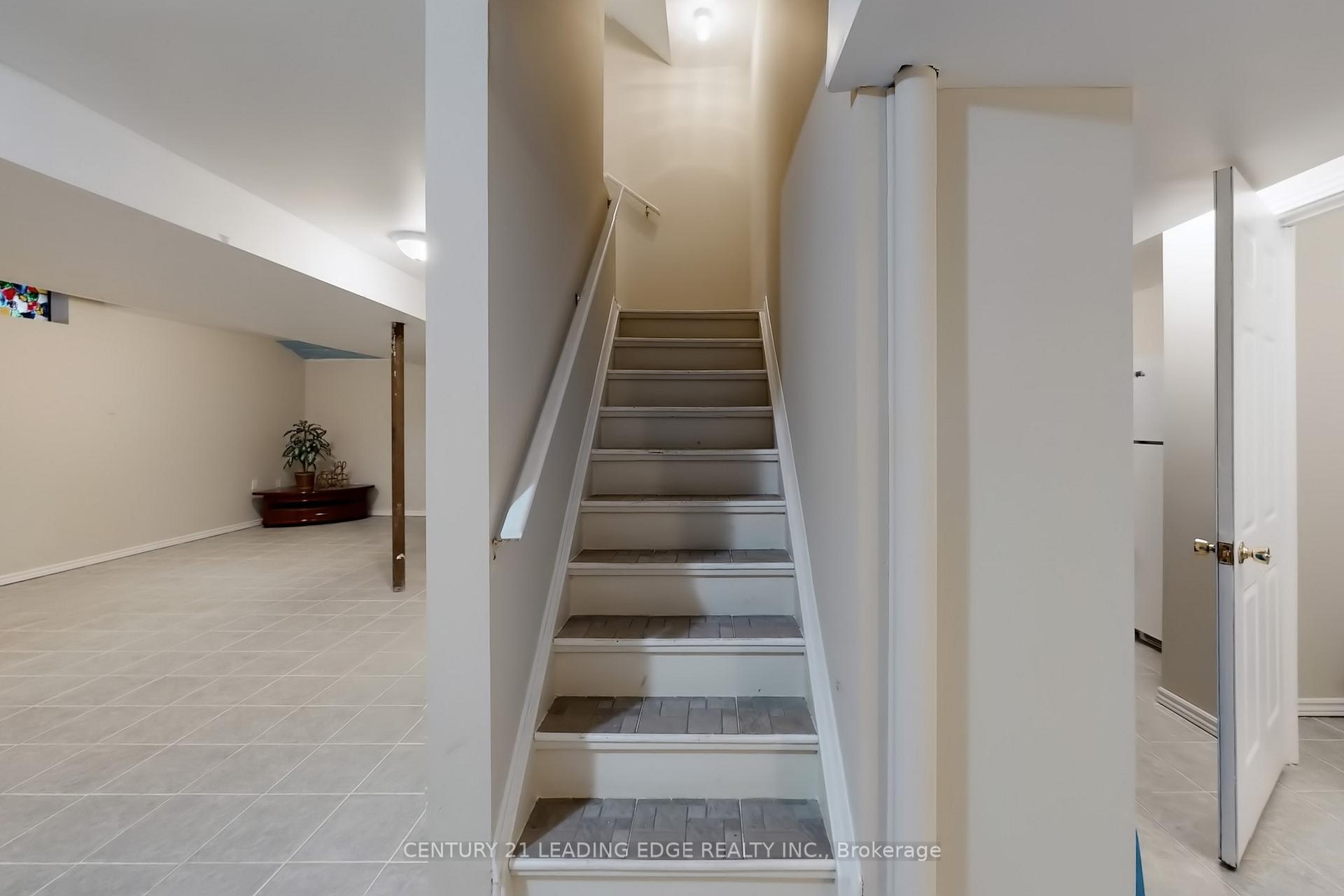 Photo 37 of 77 Song Bird Drive, Markham, Rouge Fairways — HOMEH