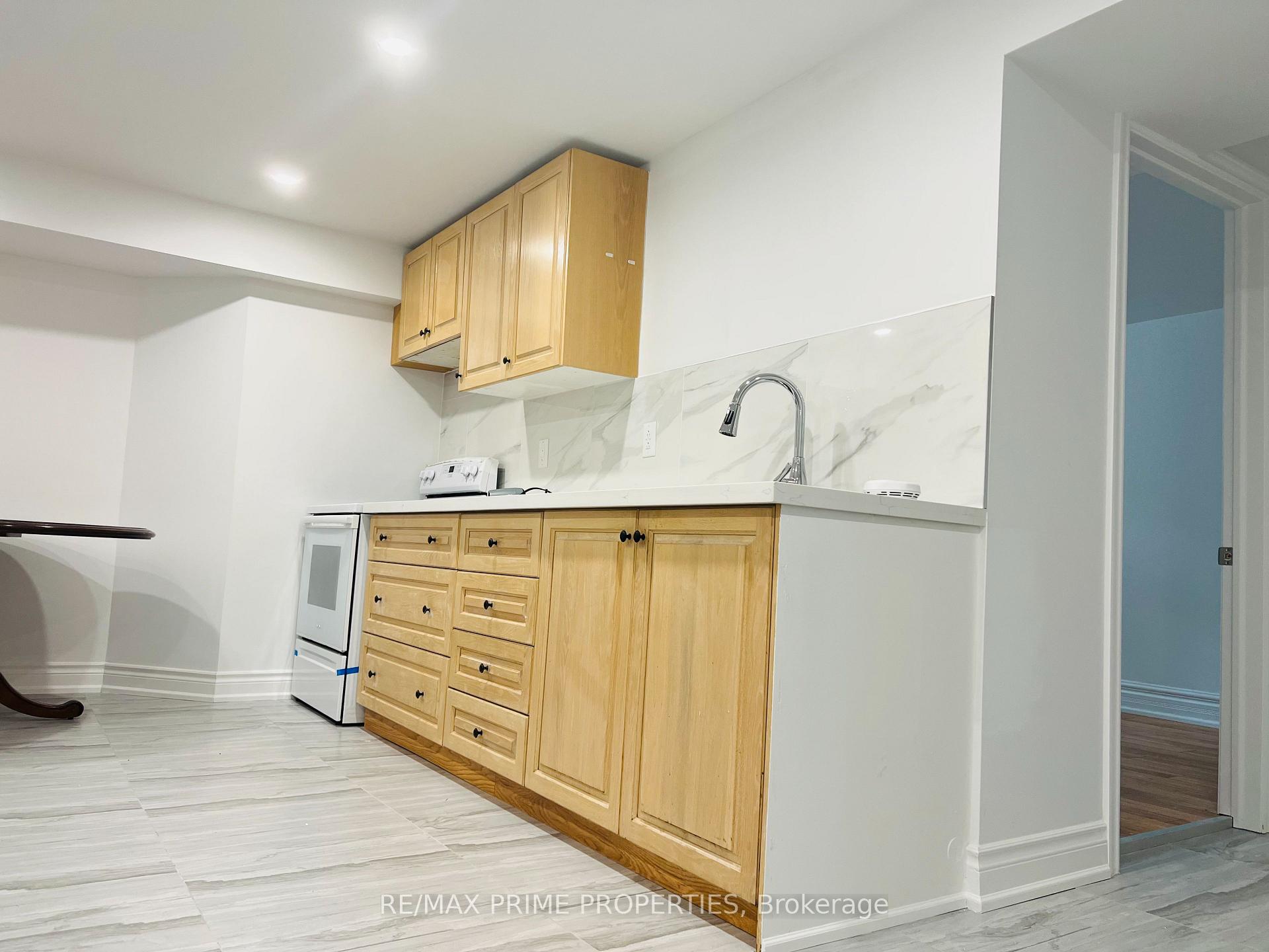 Photo 4 of 19 Dundee Crescent, Markham, Village Green-South Unionville — HOMEH