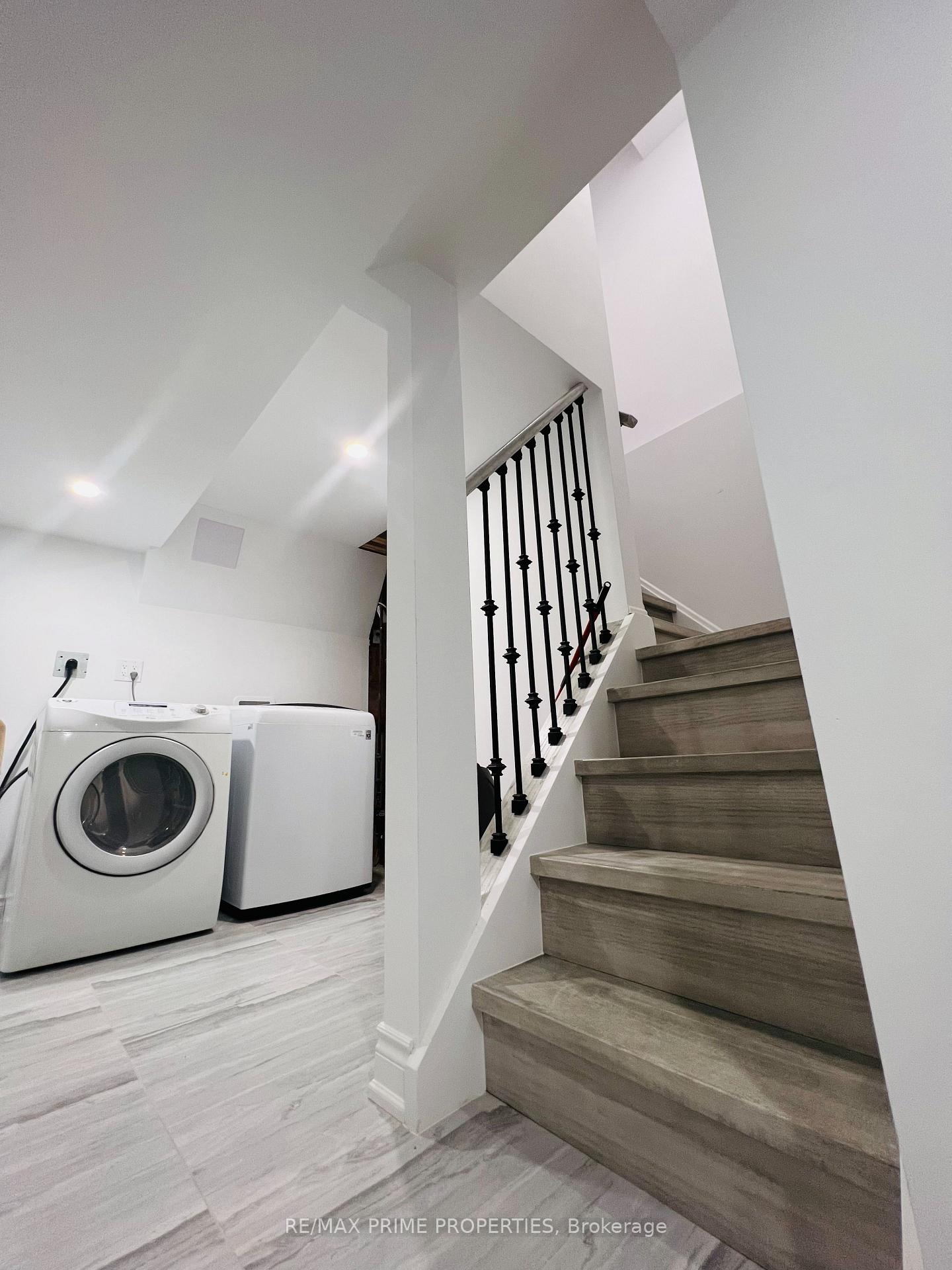 Photo 6 of 19 Dundee Crescent, Markham, Village Green-South Unionville — HOMEH