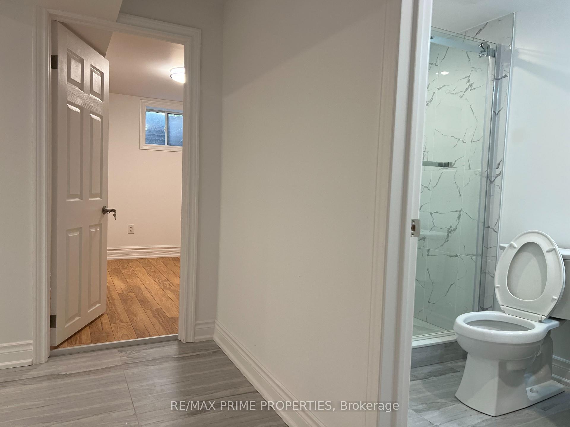 Photo 8 of 19 Dundee Crescent, Markham, Village Green-South Unionville — HOMEH