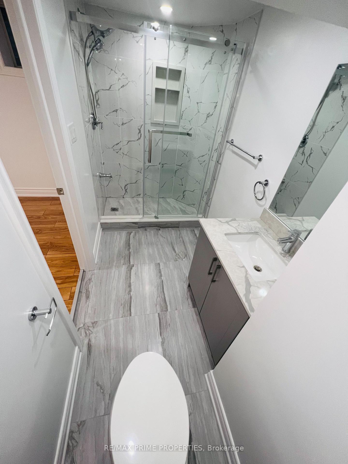Photo 13 of 19 Dundee Crescent, Markham, Village Green-South Unionville — HOMEH