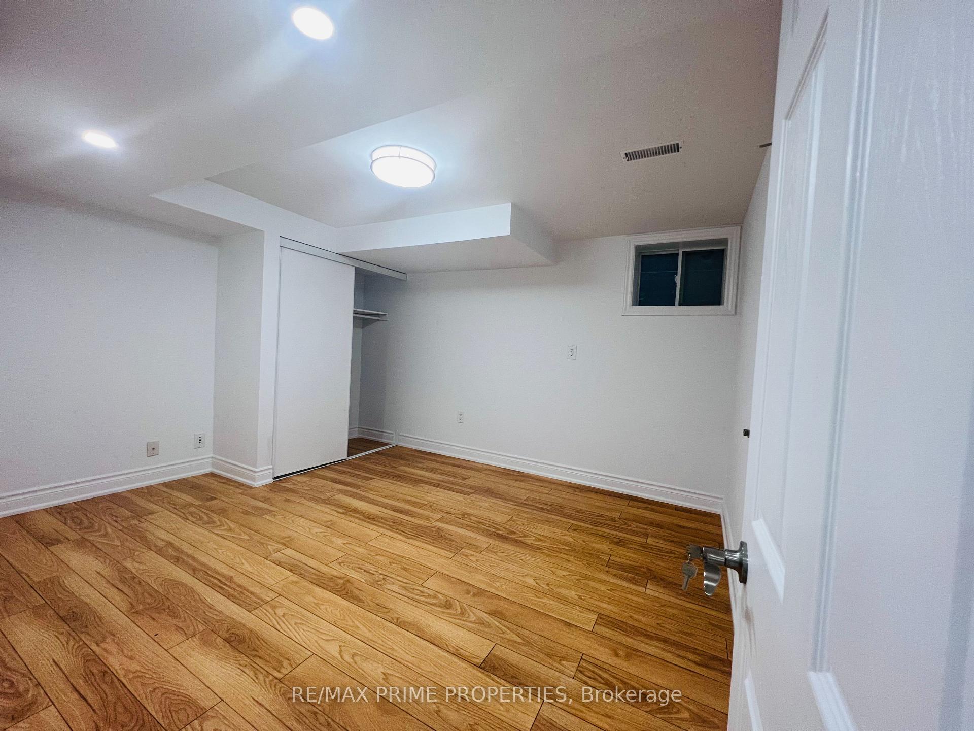 Photo 15 of 19 Dundee Crescent, Markham, Village Green-South Unionville — HOMEH