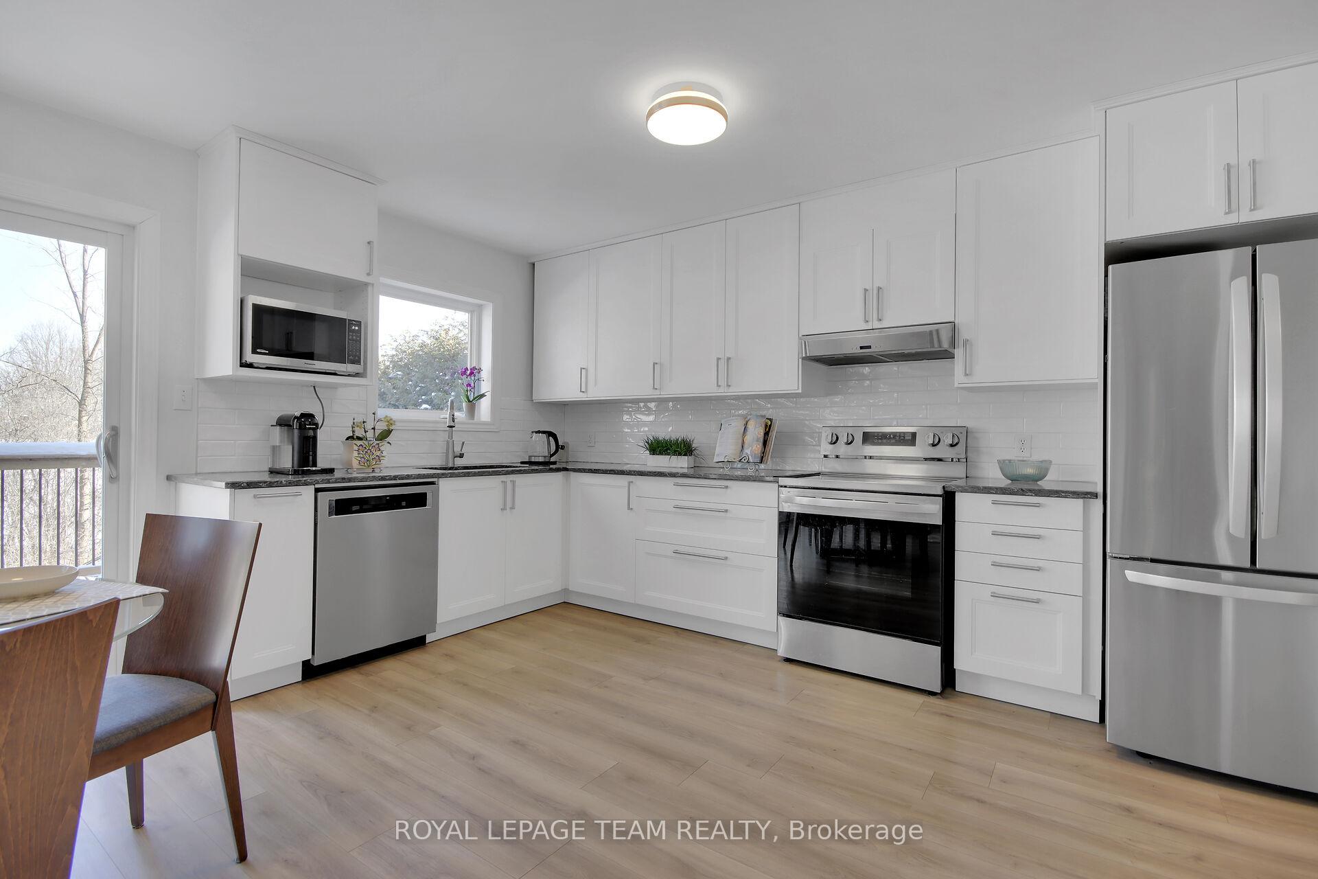 Photo 14 of 52 Sherring Crescent, Ottawa, Kanata - Kanata Lakes/Heritage Hills — HOMEH