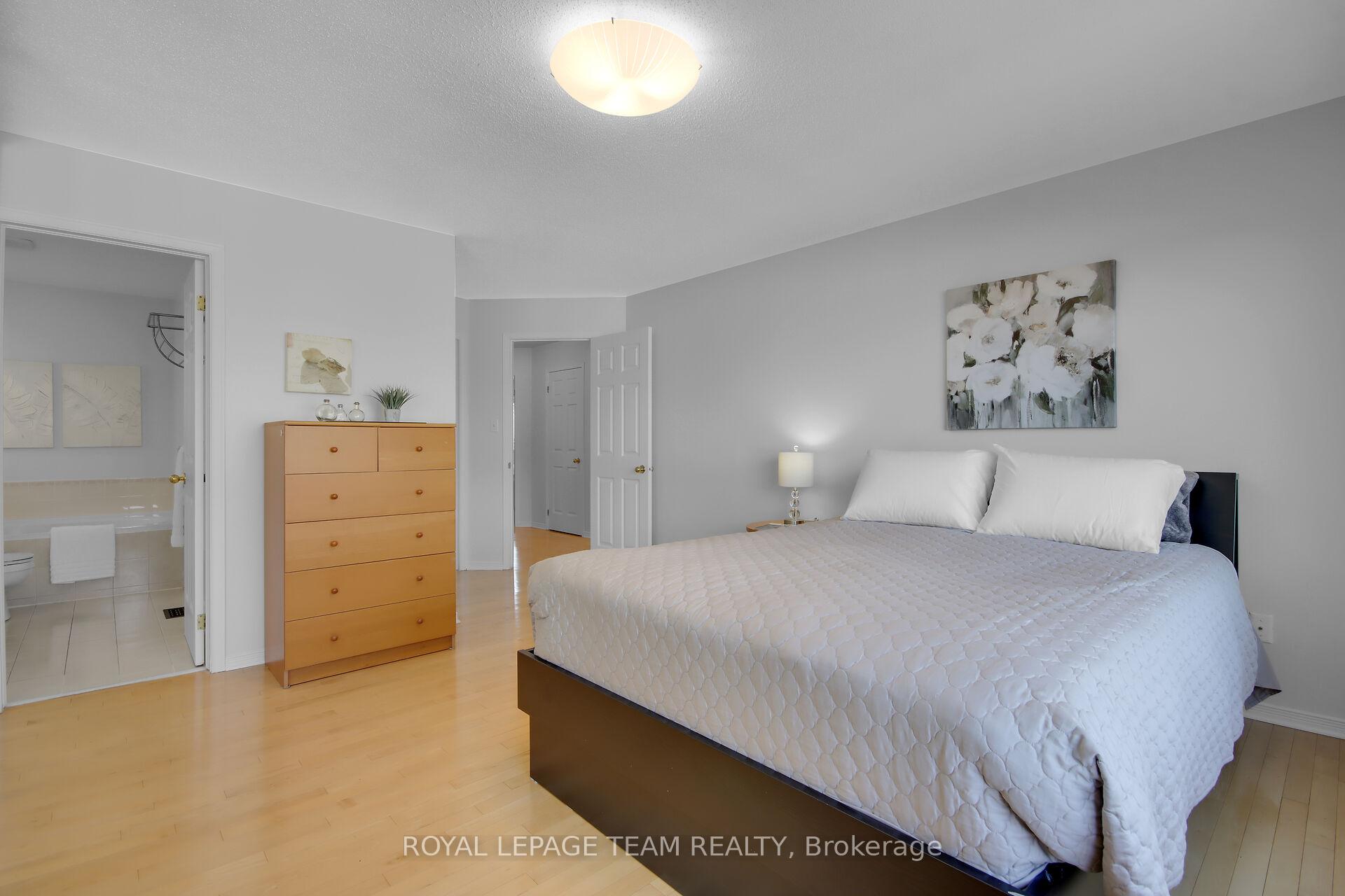 Photo 24 of 52 Sherring Crescent, Ottawa, Kanata - Kanata Lakes/Heritage Hills — HOMEH