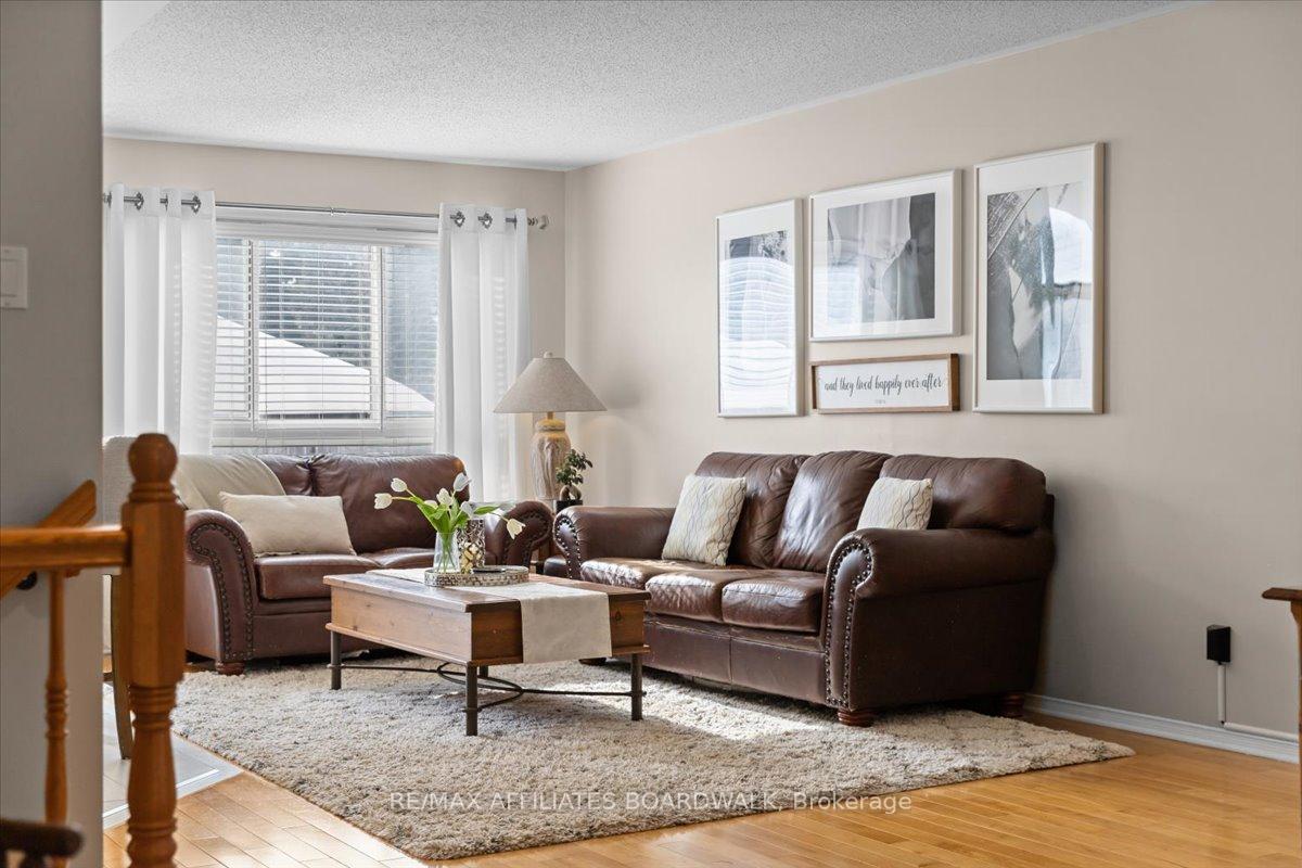 Photo 12 of 4 Landover Crescent, Ottawa, Kanata - Emerald Meadows/Trailwest — HOMEH