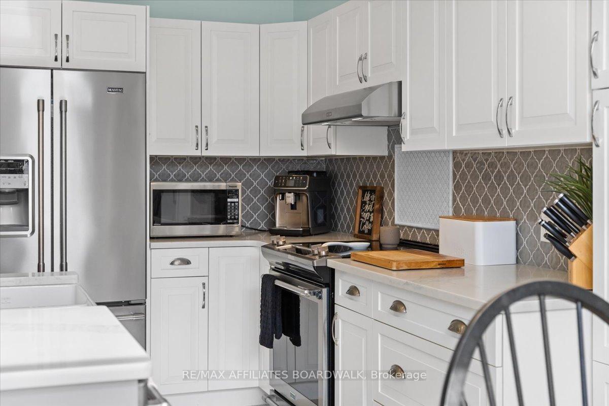 Photo 17 of 4 Landover Crescent, Ottawa, Kanata - Emerald Meadows/Trailwest — HOMEH